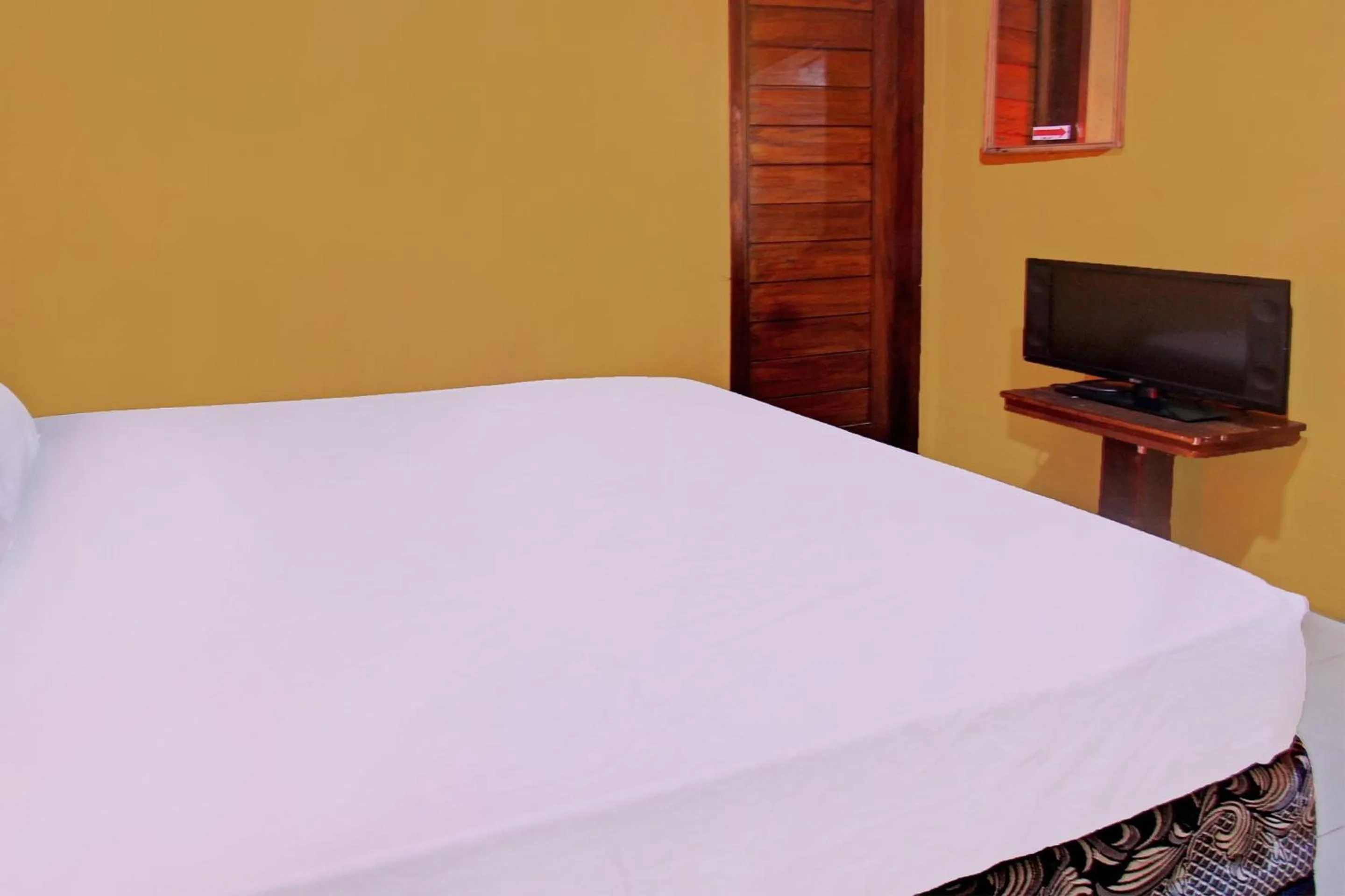 Bedroom, Bed in Hotel O Ujung Samalas HomestayNearLapangan Sembalun Bumbung