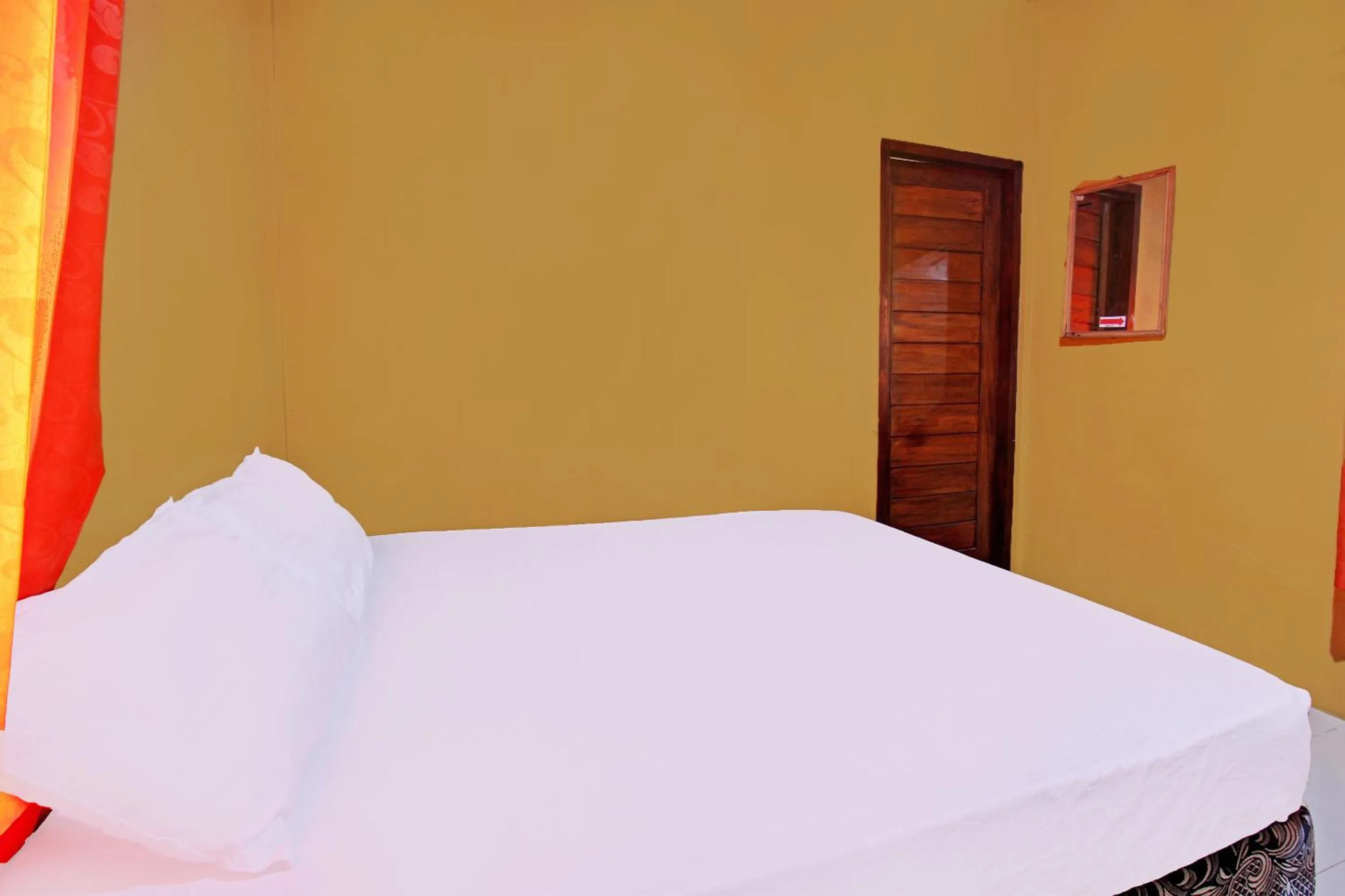 Bedroom, Bed in Hotel O Ujung Samalas HomestayNearLapangan Sembalun Bumbung