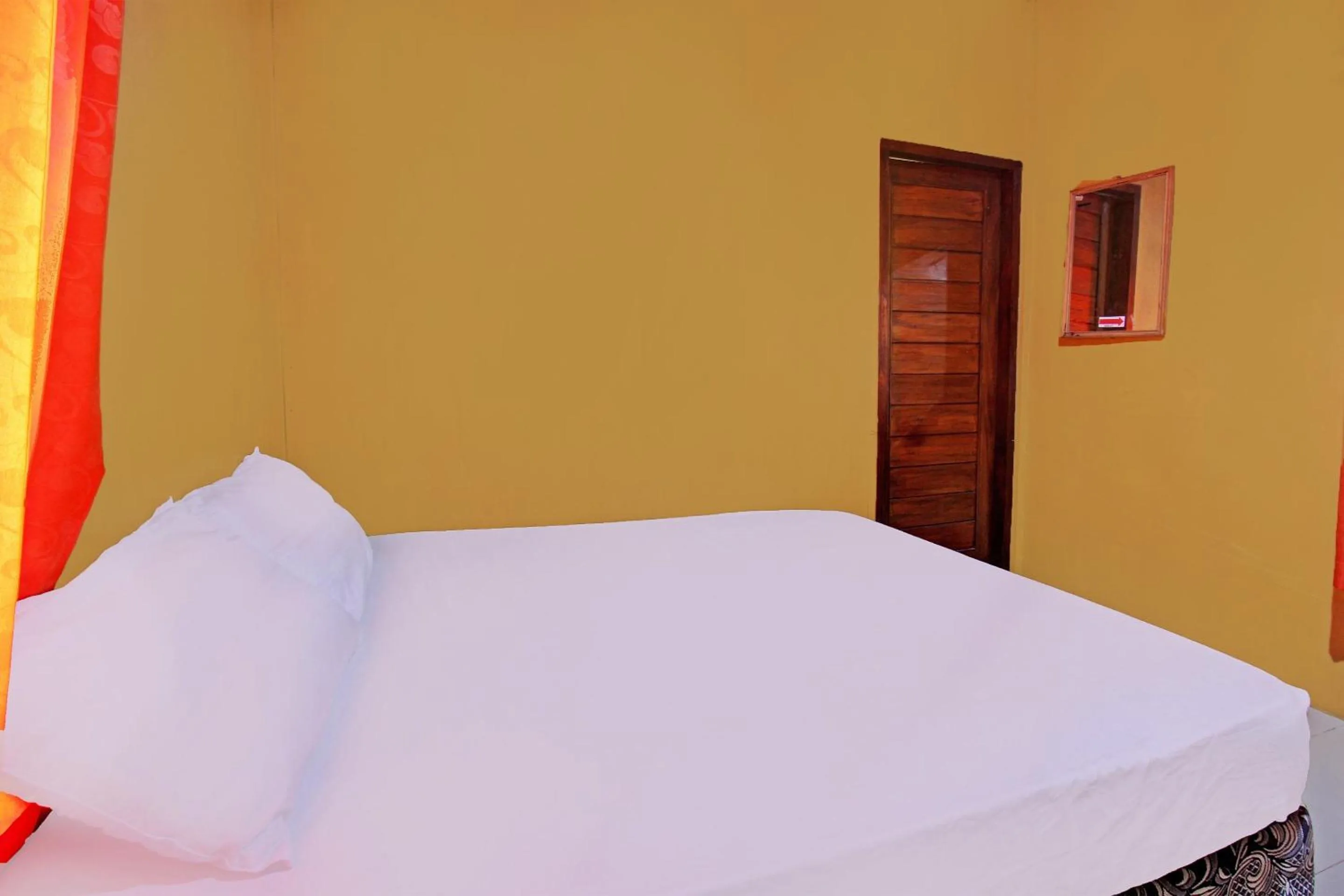 Bedroom, Bed in Hotel O Ujung Samalas HomestayNearLapangan Sembalun Bumbung