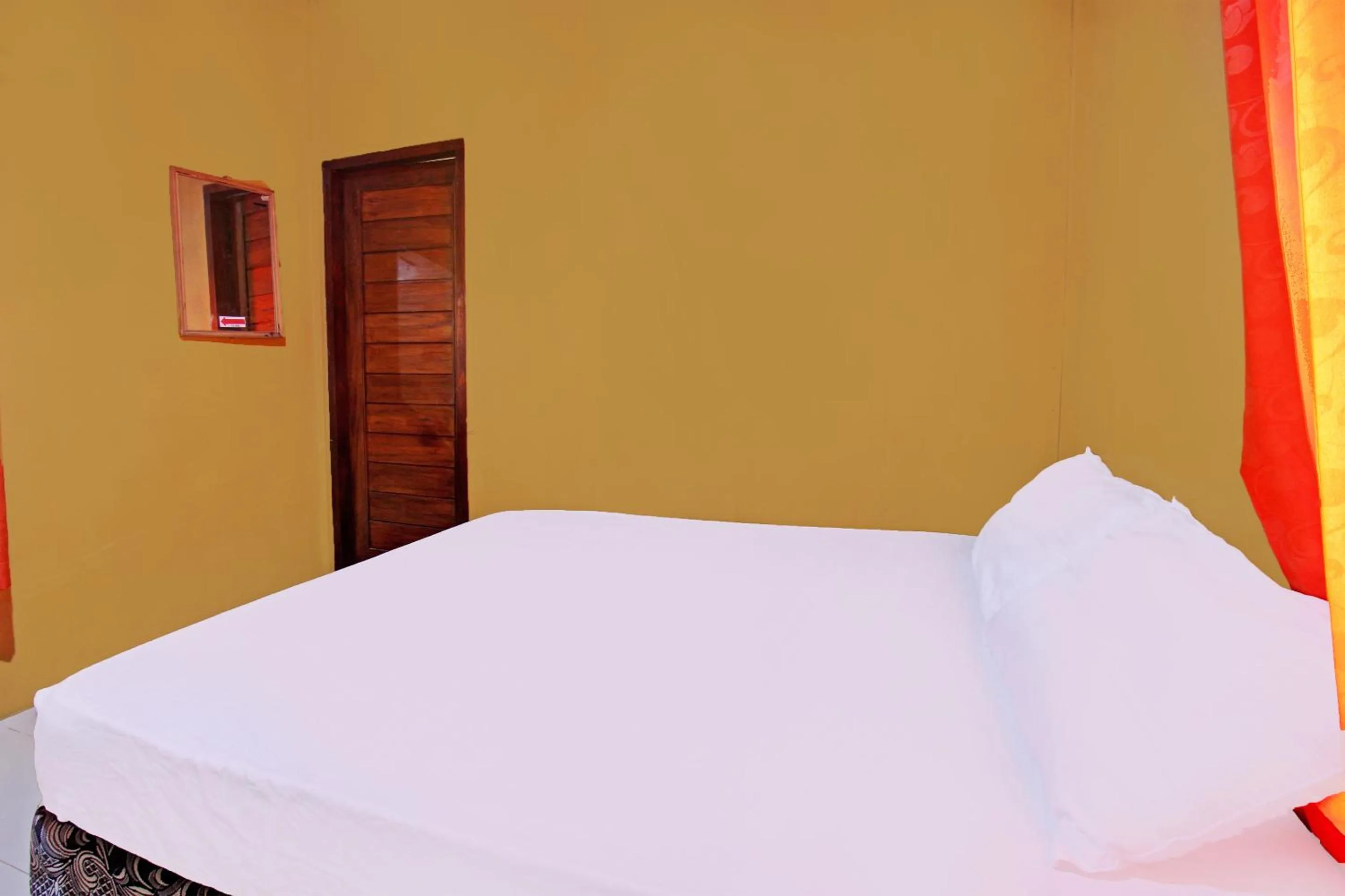 Bedroom, Bed in Hotel O Ujung Samalas HomestayNearLapangan Sembalun Bumbung