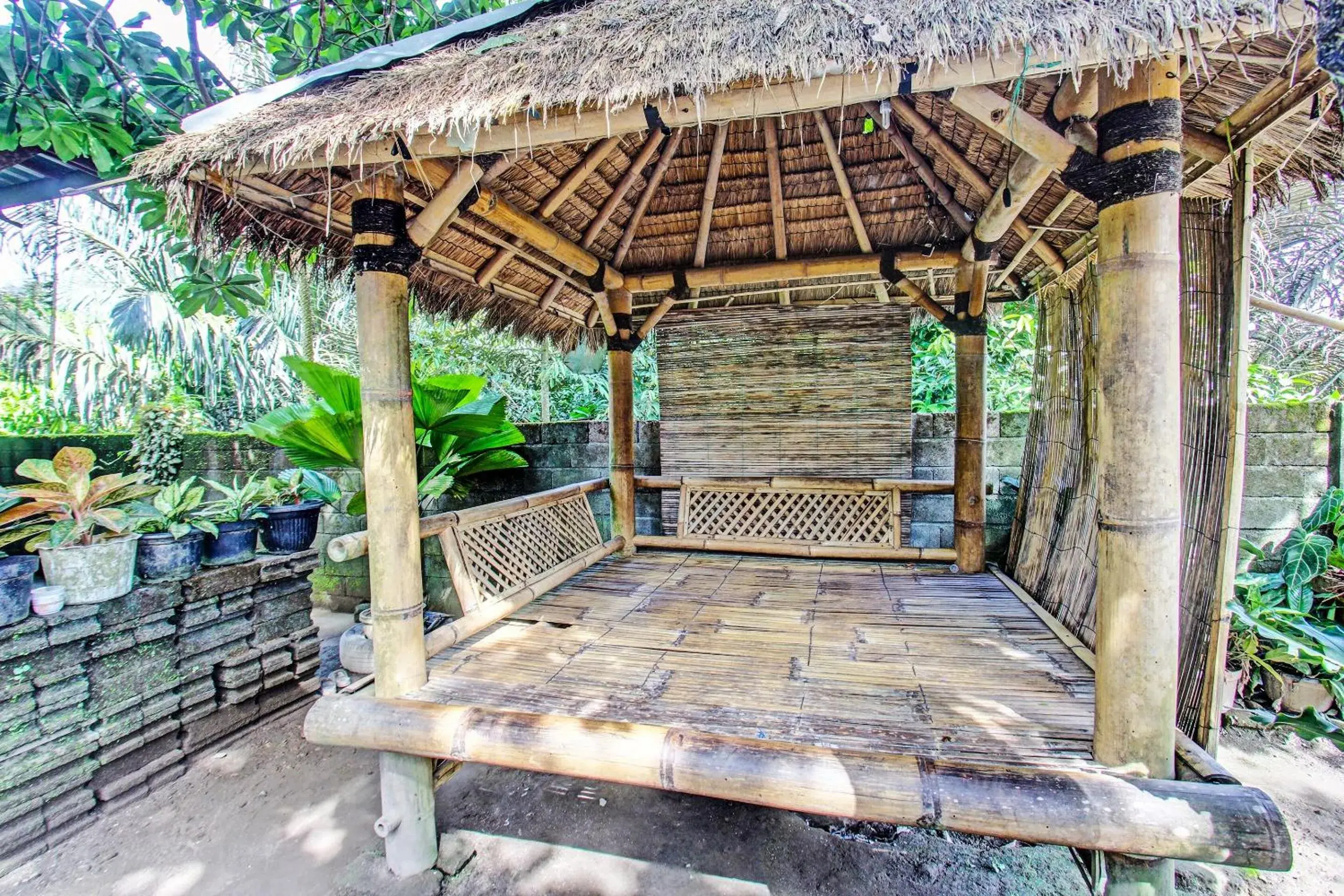 Lobby or reception in Hotel O Ashooy HomestayNearWisata Desa sedau Lobby or reception in Hotel O Ashooy HomestayNearWisata Desa sedau