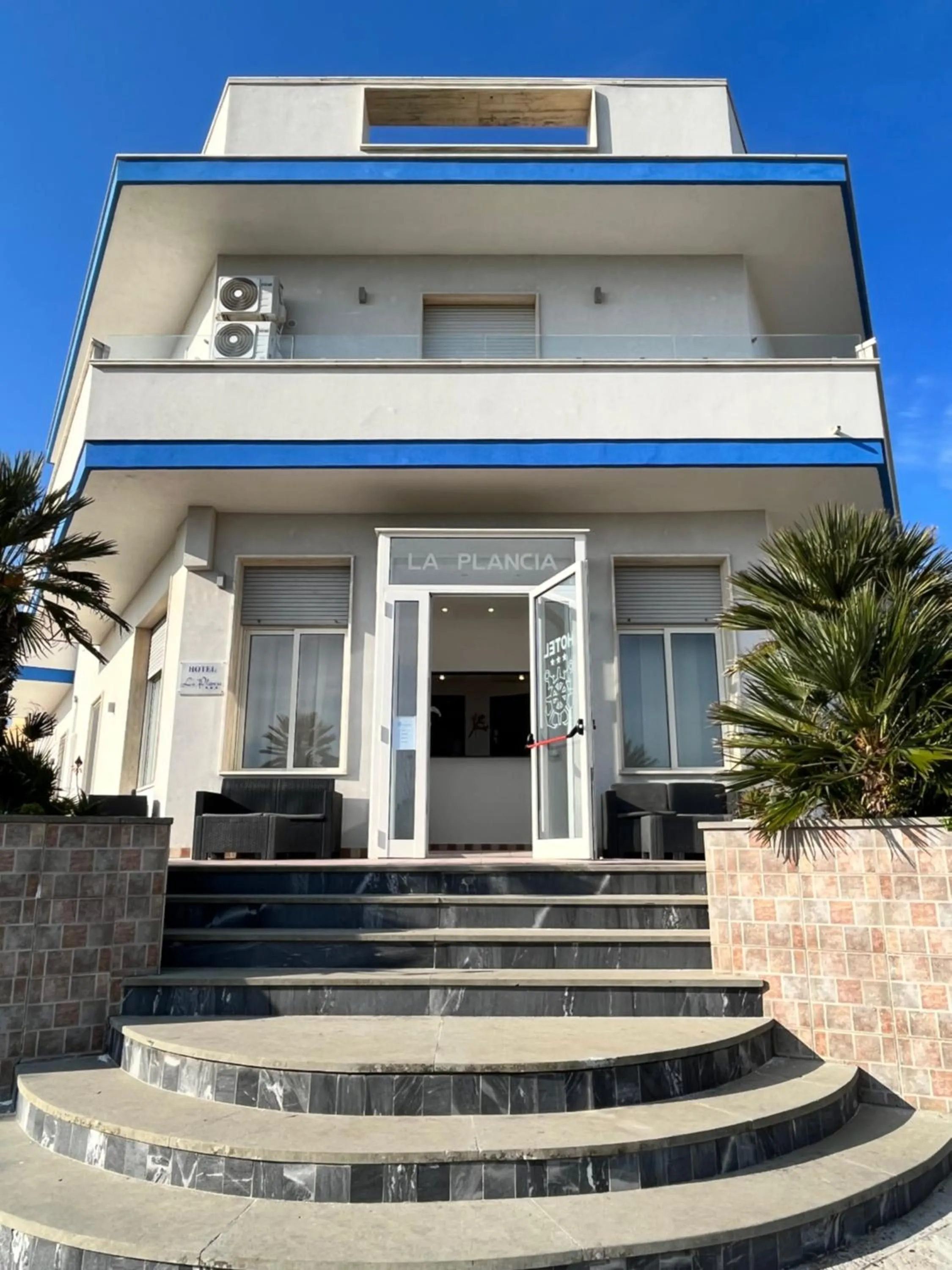 Property building in Hotel La Plancia