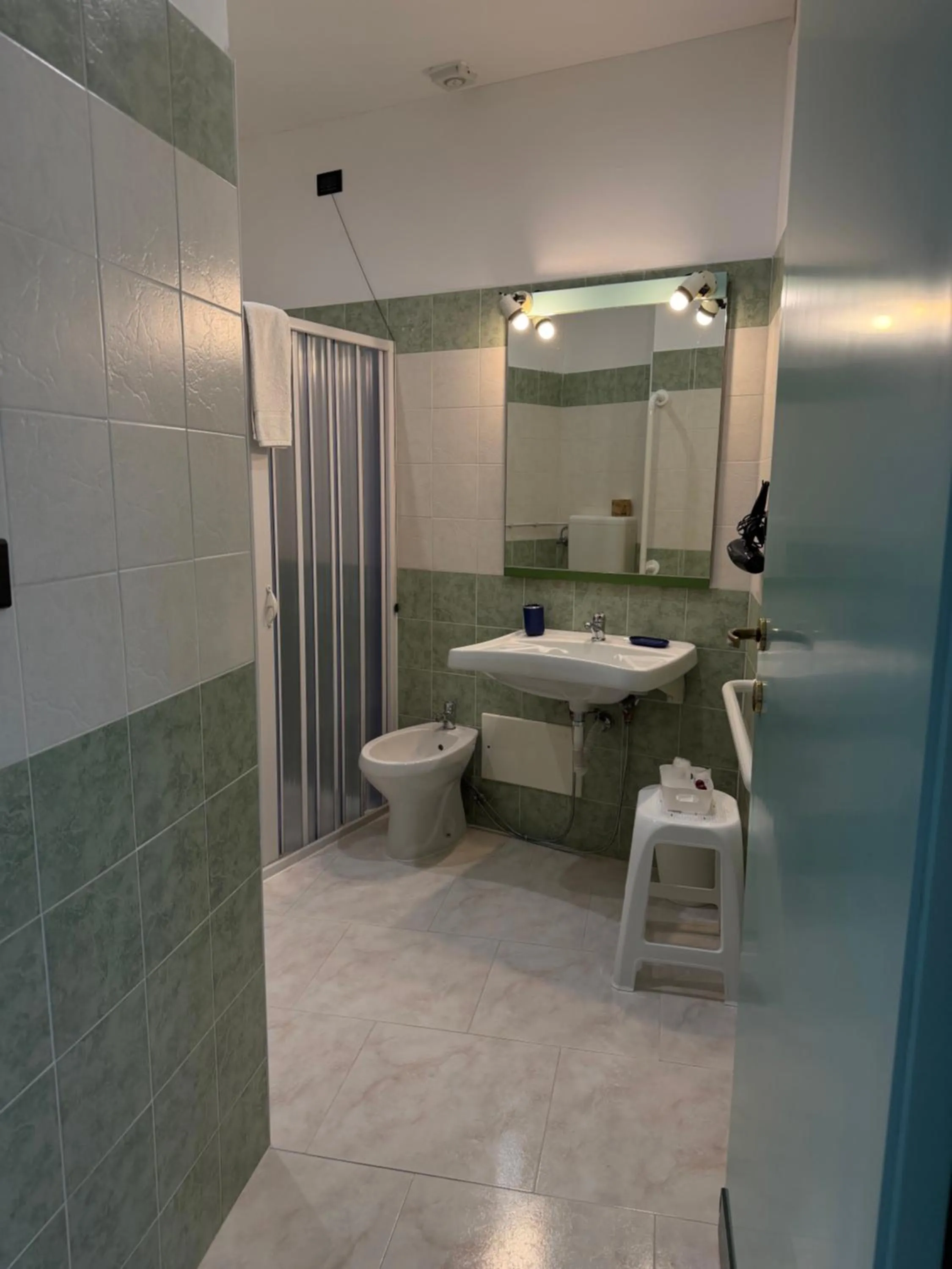 Shower in Hotel La Plancia