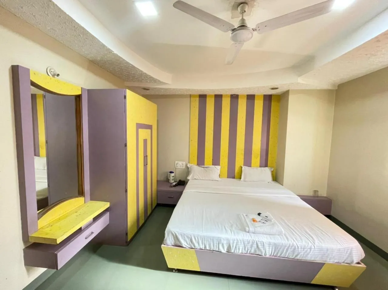 Bedroom in Hotel Holiday Pride