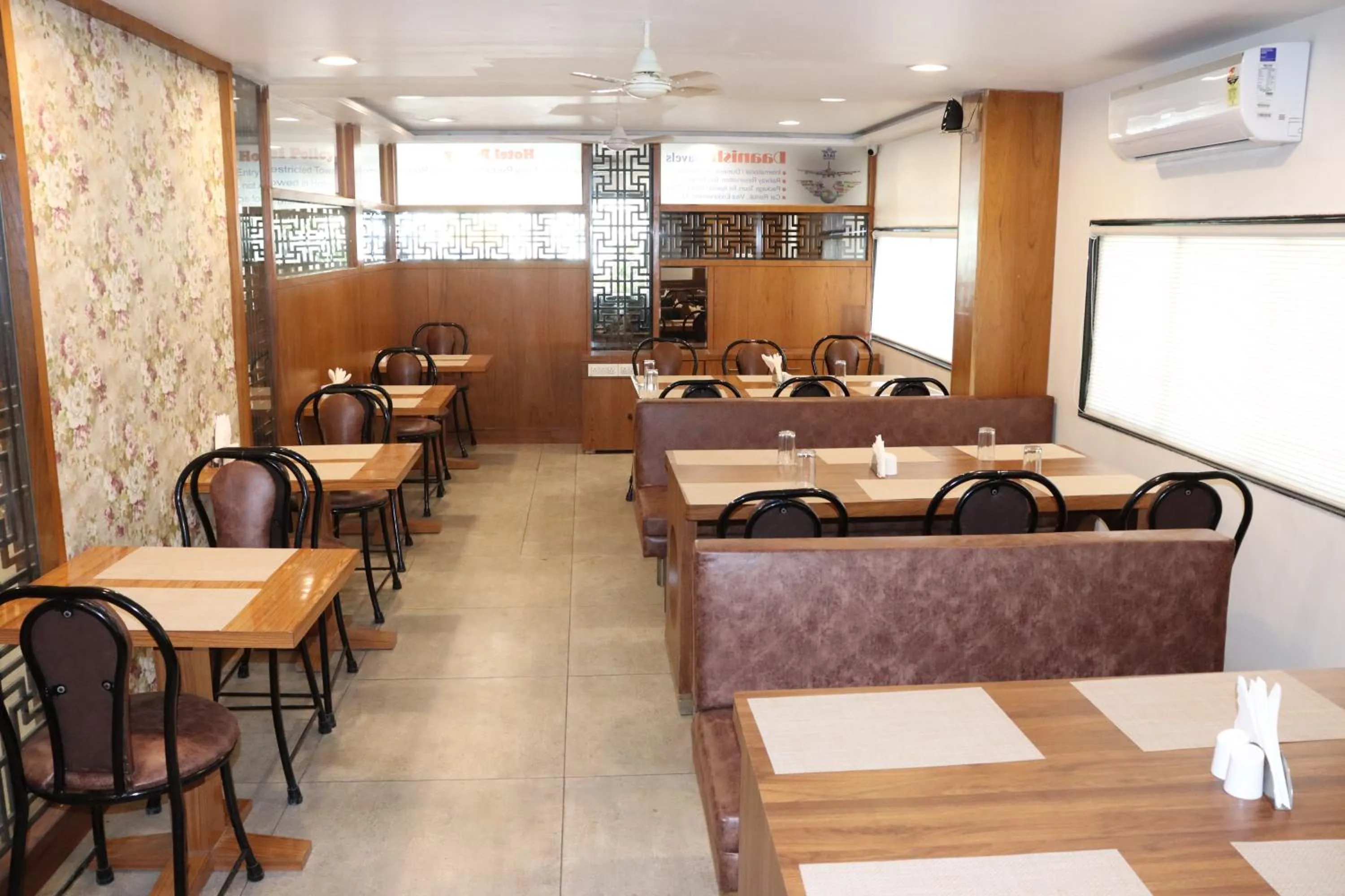 Restaurant/places to eat in Hotel Holiday Pride