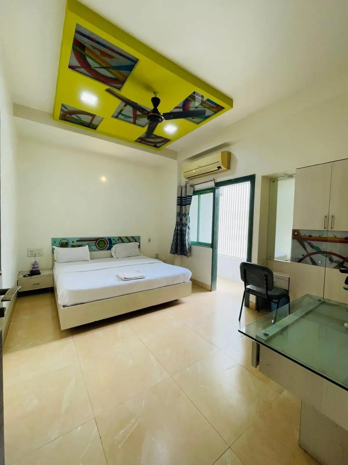 Bedroom in Hotel Holiday Pride