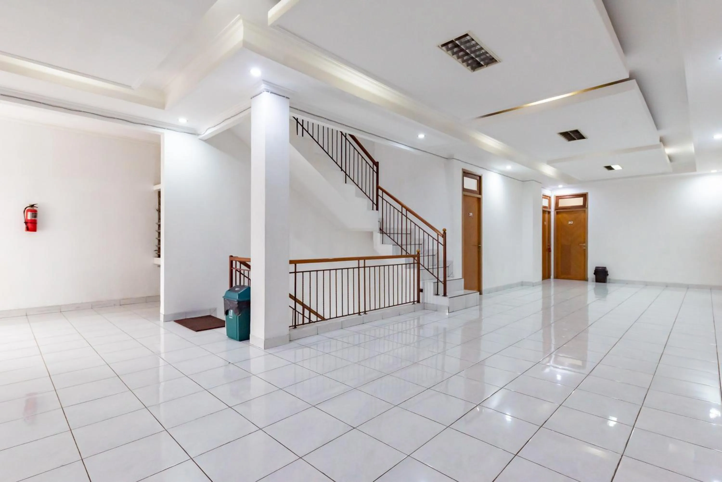 Property building in RedDoorz Plus near Universitas Maranatha Bandung 2