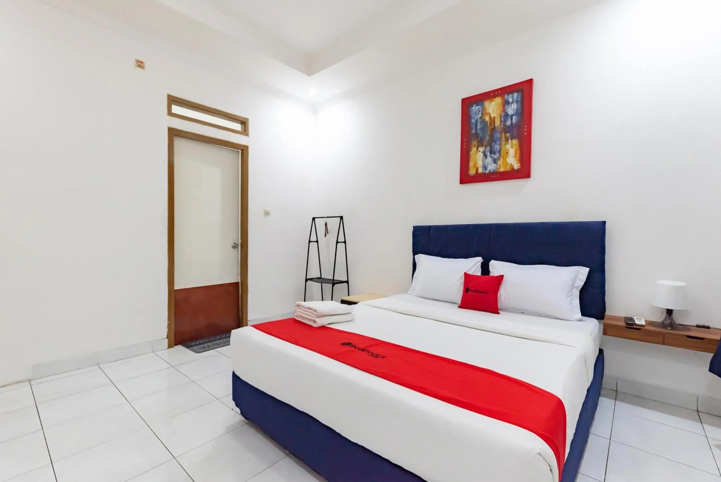 Bedroom, Bed in RedDoorz Plus near Universitas Maranatha Bandung 2 Bedroom, Bed in RedDoorz Plus near Universitas Maranatha Bandung 2