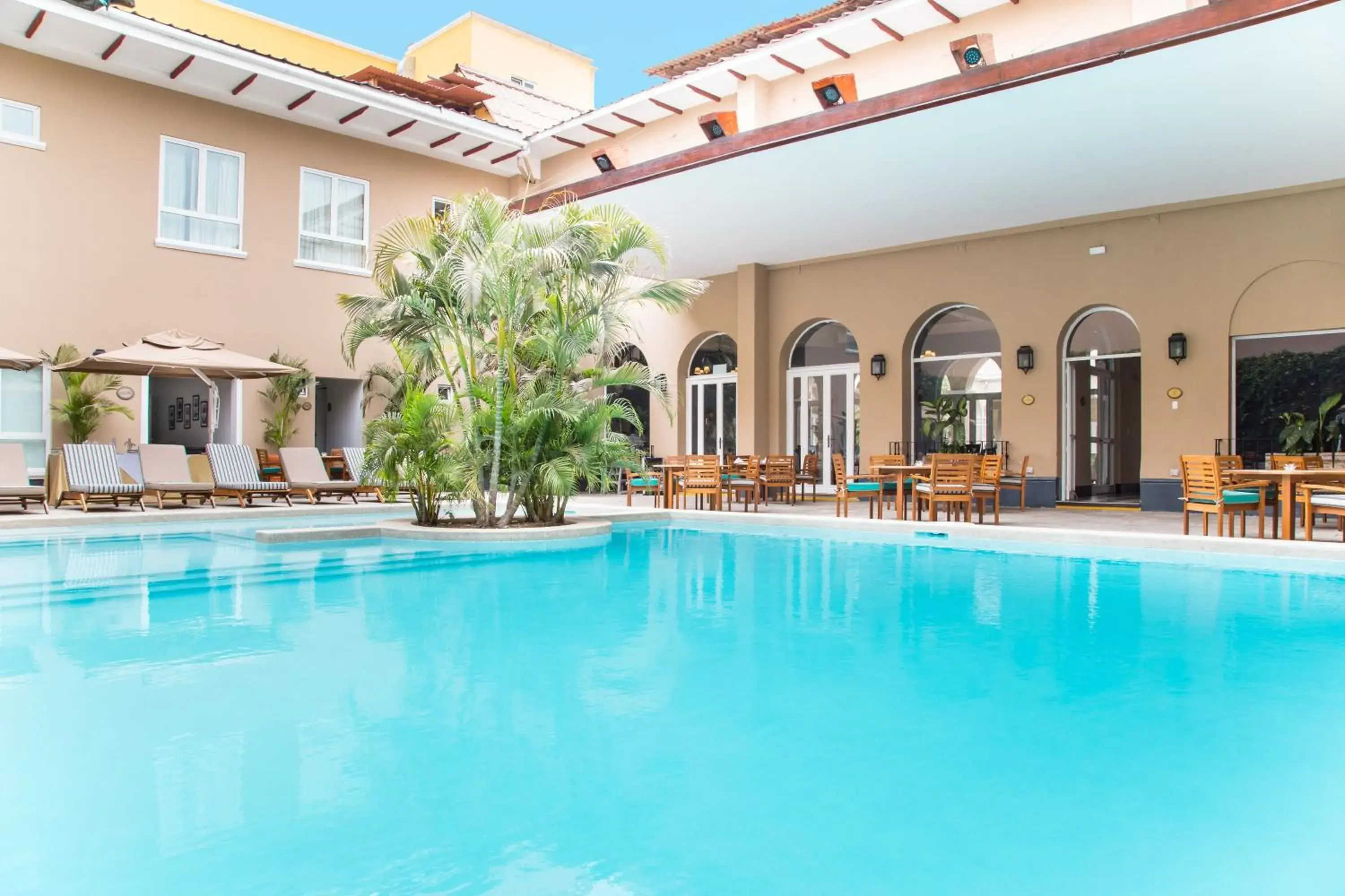 Swimming pool in LP Los Portales Hotel Piura Swimming pool in LP Los Portales Hotel Piura