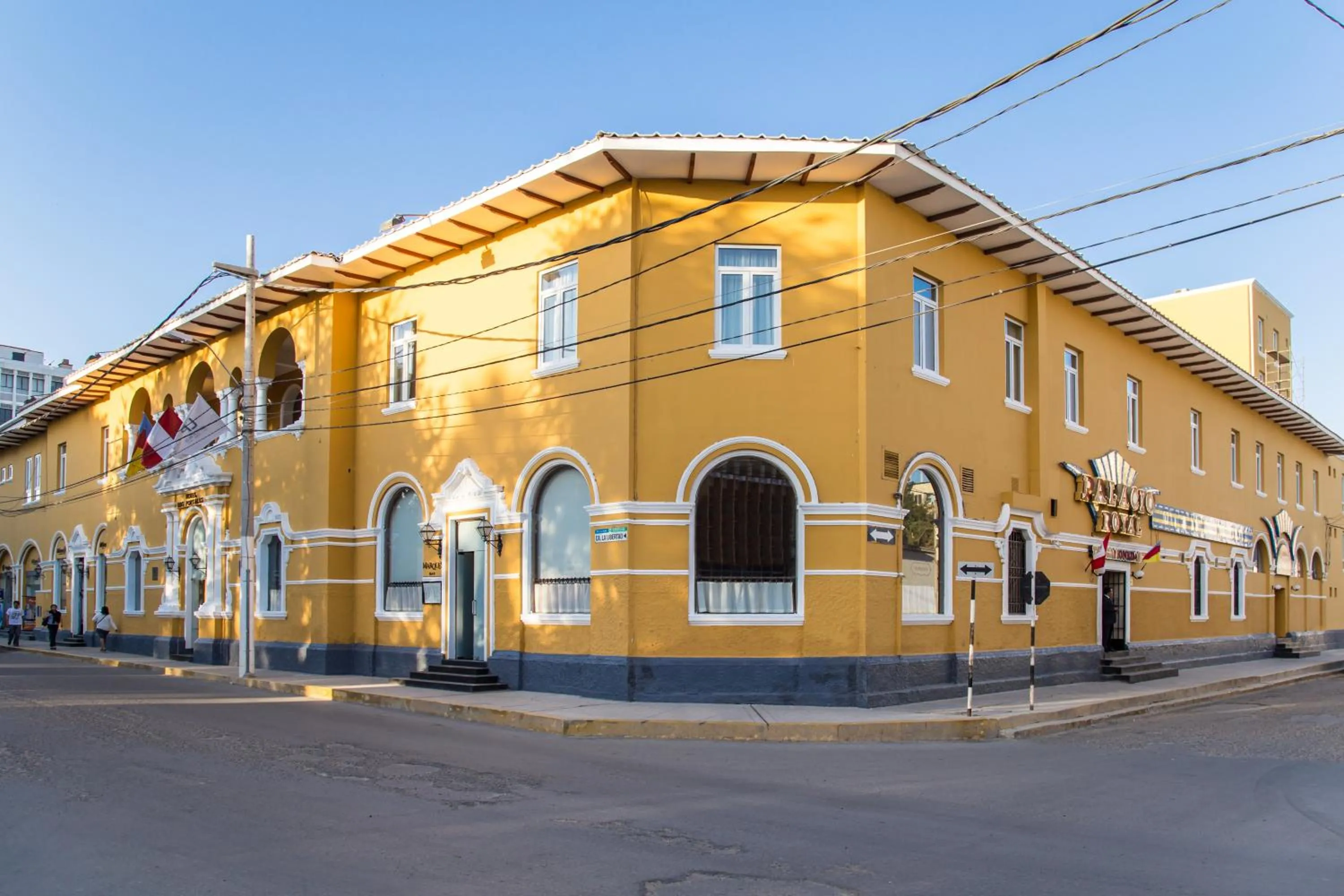 Facade/entrance in LP Los Portales Hotel Piura