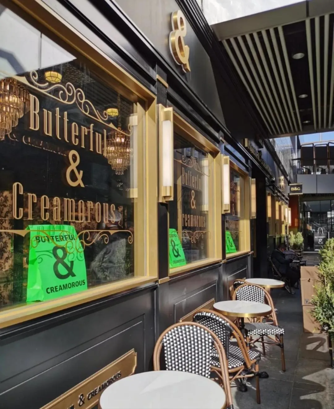 Restaurant/places to eat in base-Beijing Sanlitun Serviced Apartment