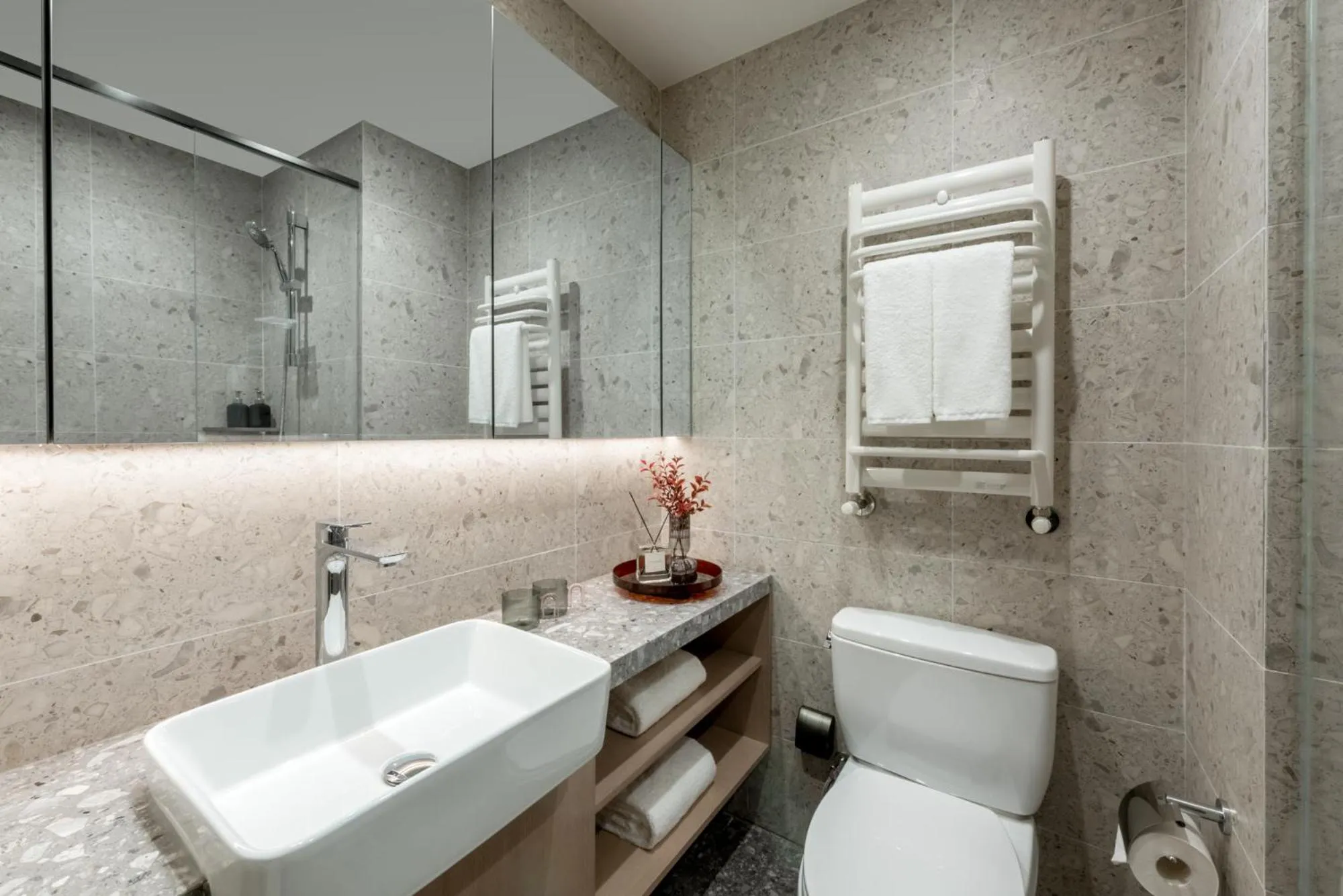 Bathroom in base-Beijing Sanlitun Serviced Apartment