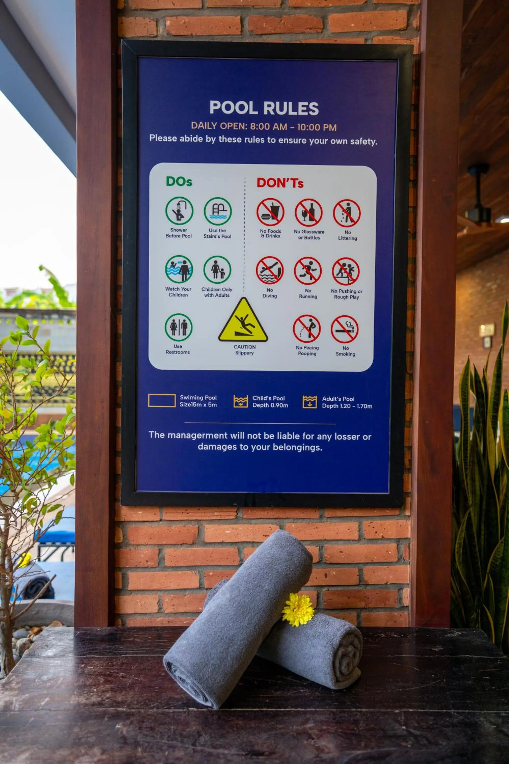 Swimming pool in Blanc Smith Hotel