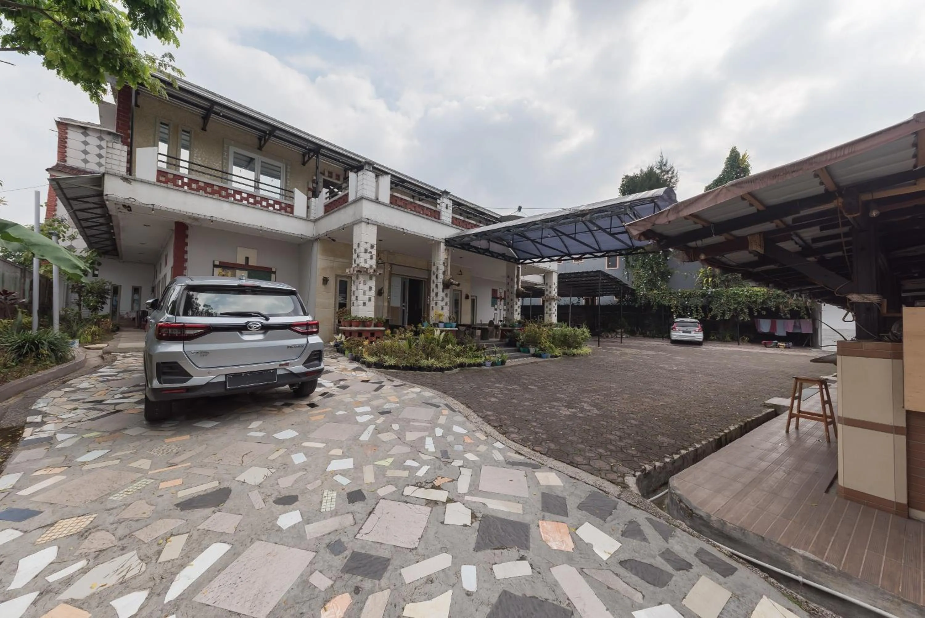 Property building in Urbanview Hotel Anggrek Puncak by RedDoorz