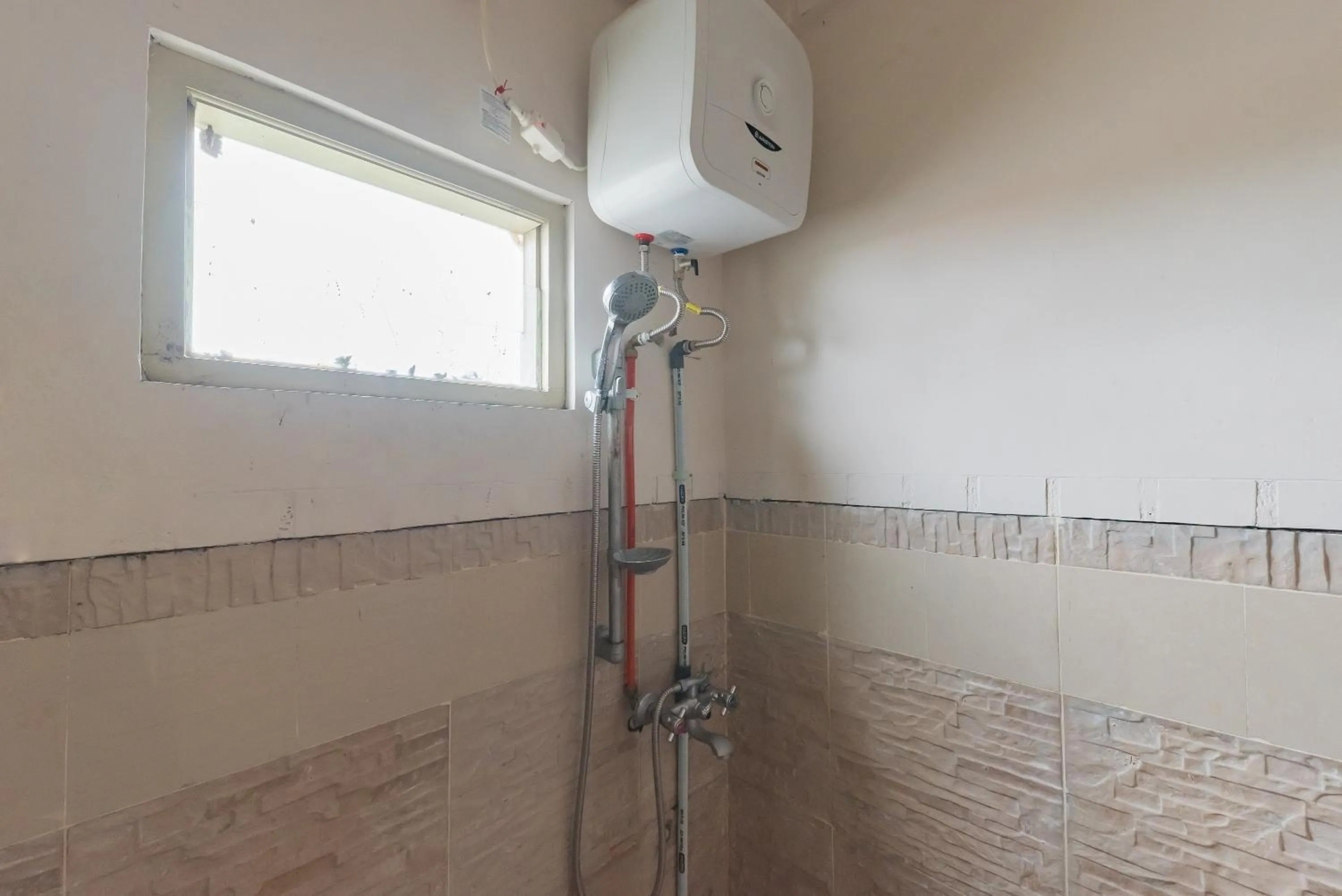 Bathroom in Urbanview Hotel Anggrek Puncak by RedDoorz