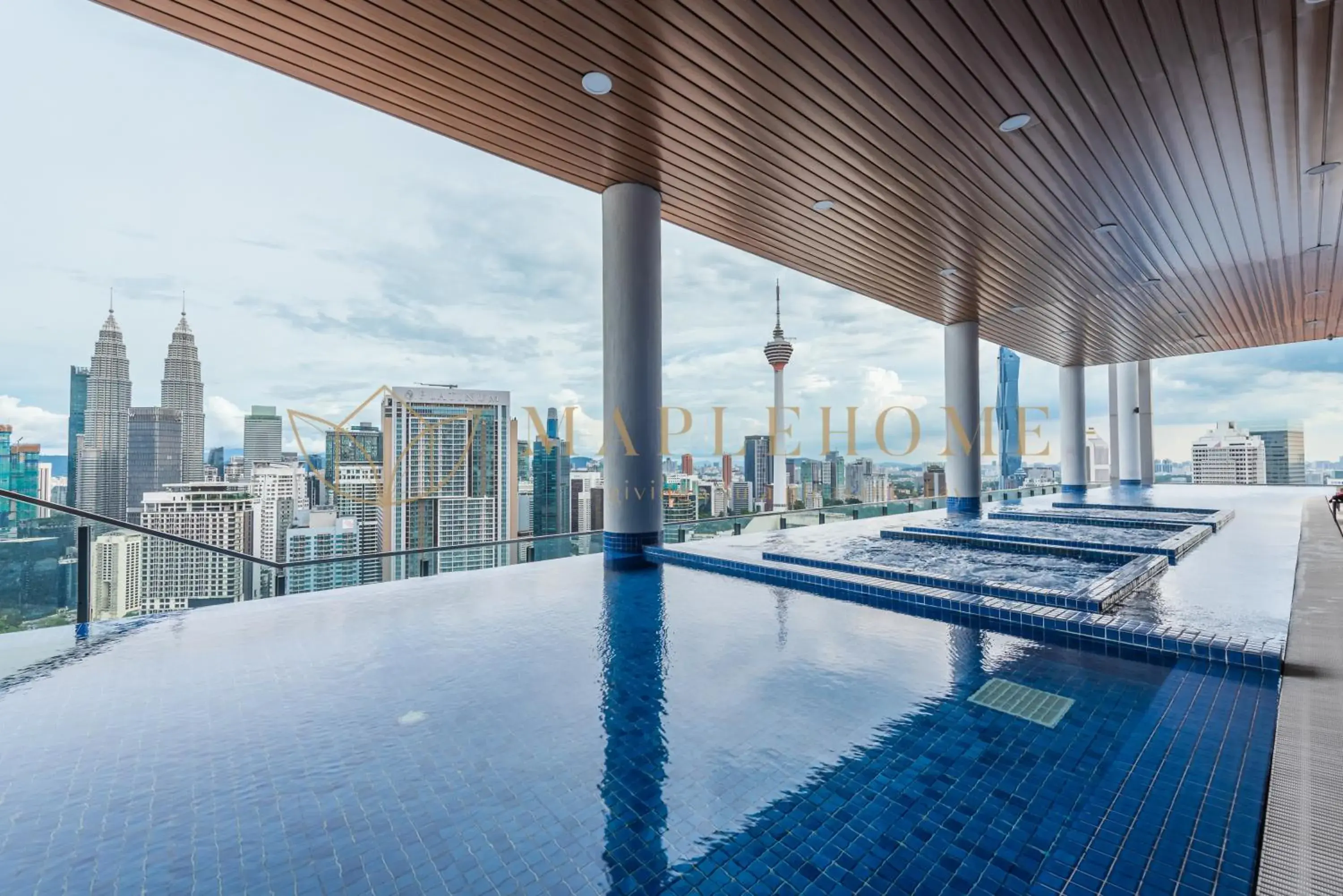 Swimming pool in The Colony and The Luxe Premier Suites Kuala Lumpur Swimming pool in The Colony and The Luxe Premier Suites Kuala Lumpur