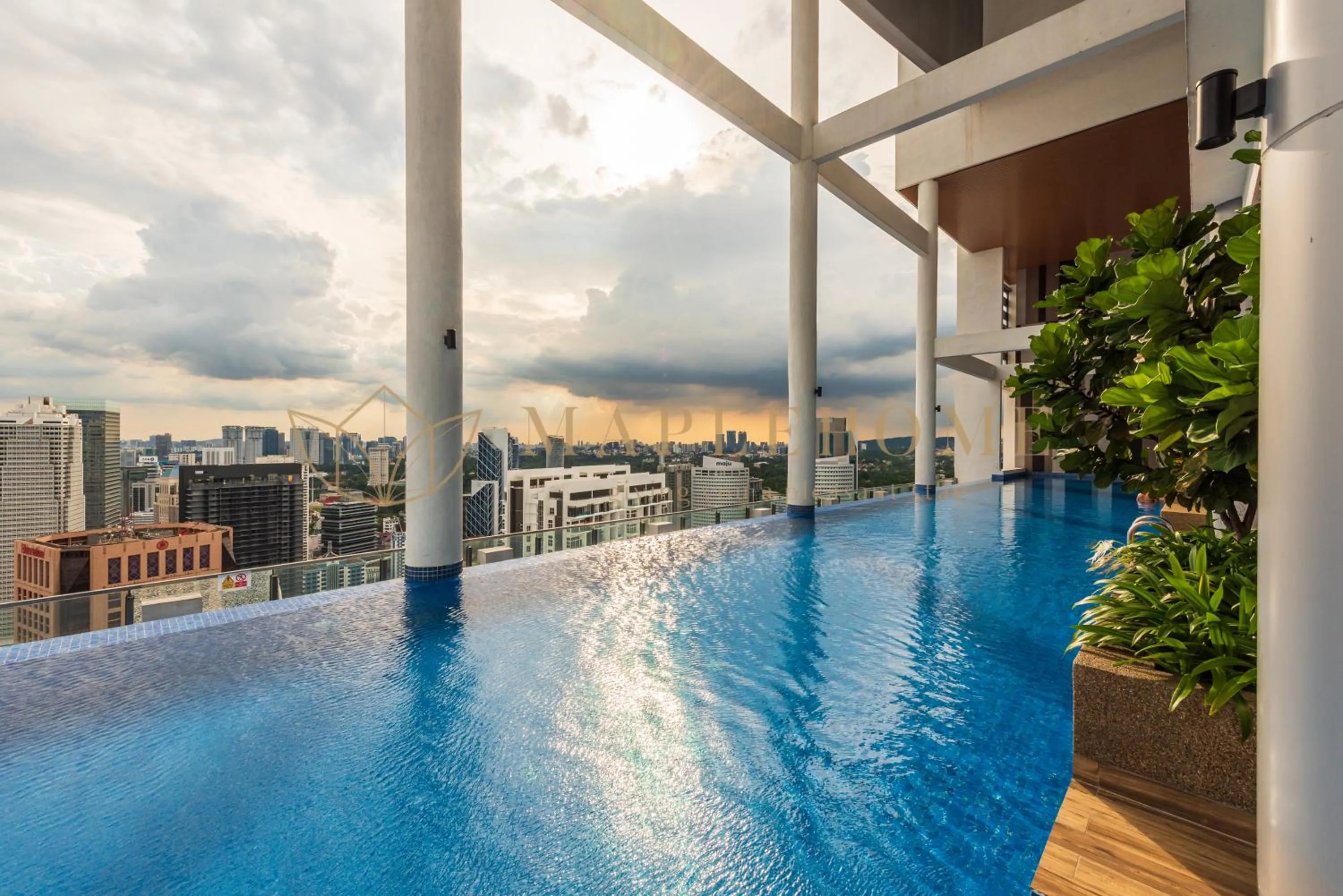 Swimming pool in The Colony and The Luxe Premier Suites Kuala Lumpur