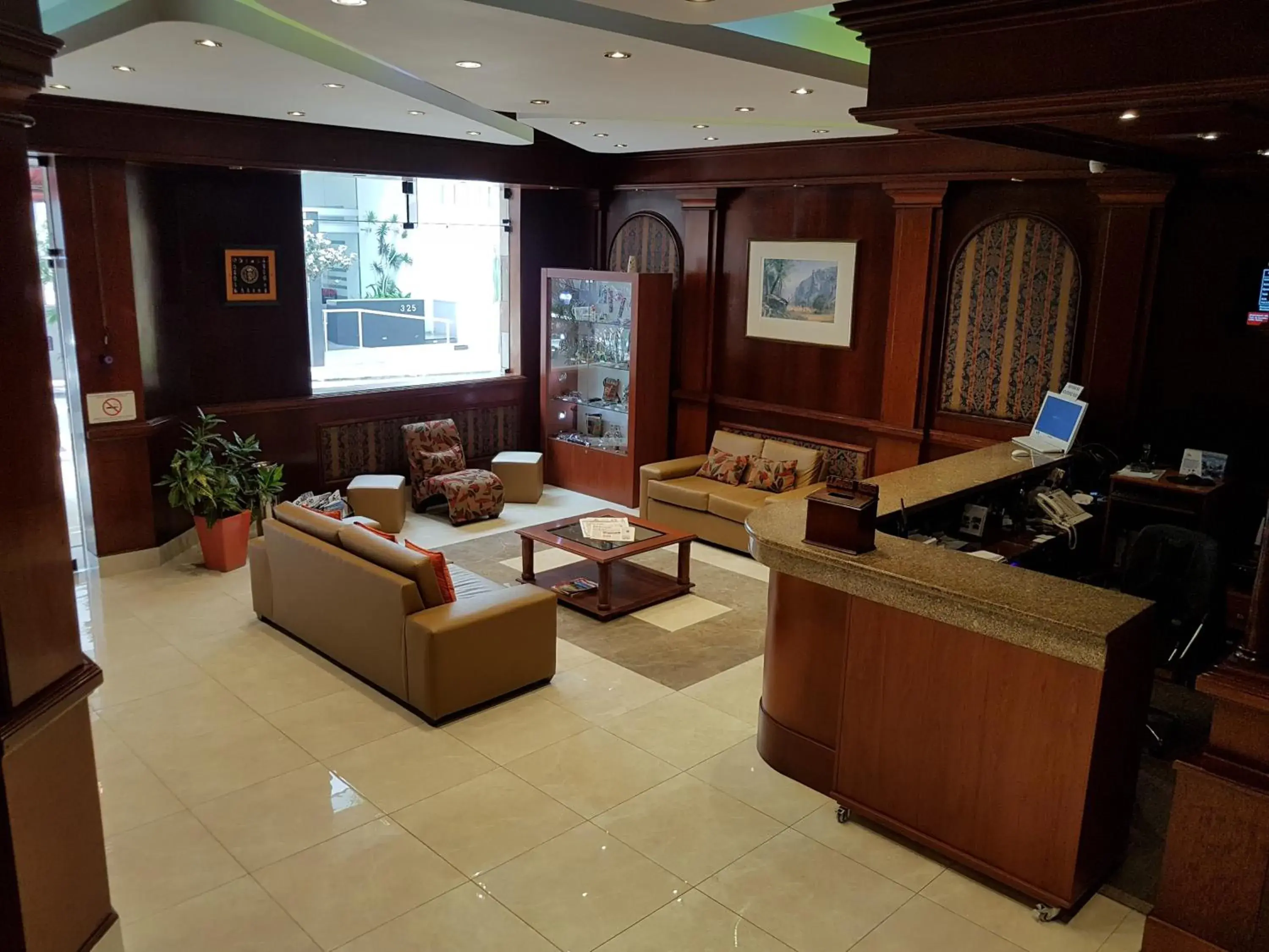 Lobby or reception in Hotel Las Palmas Lobby or reception in Hotel Las Palmas