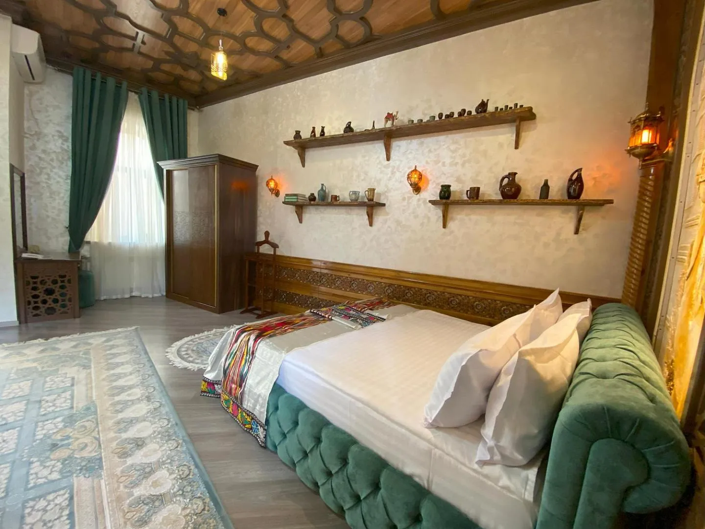 Bed in Reikartz Amar Samarkand