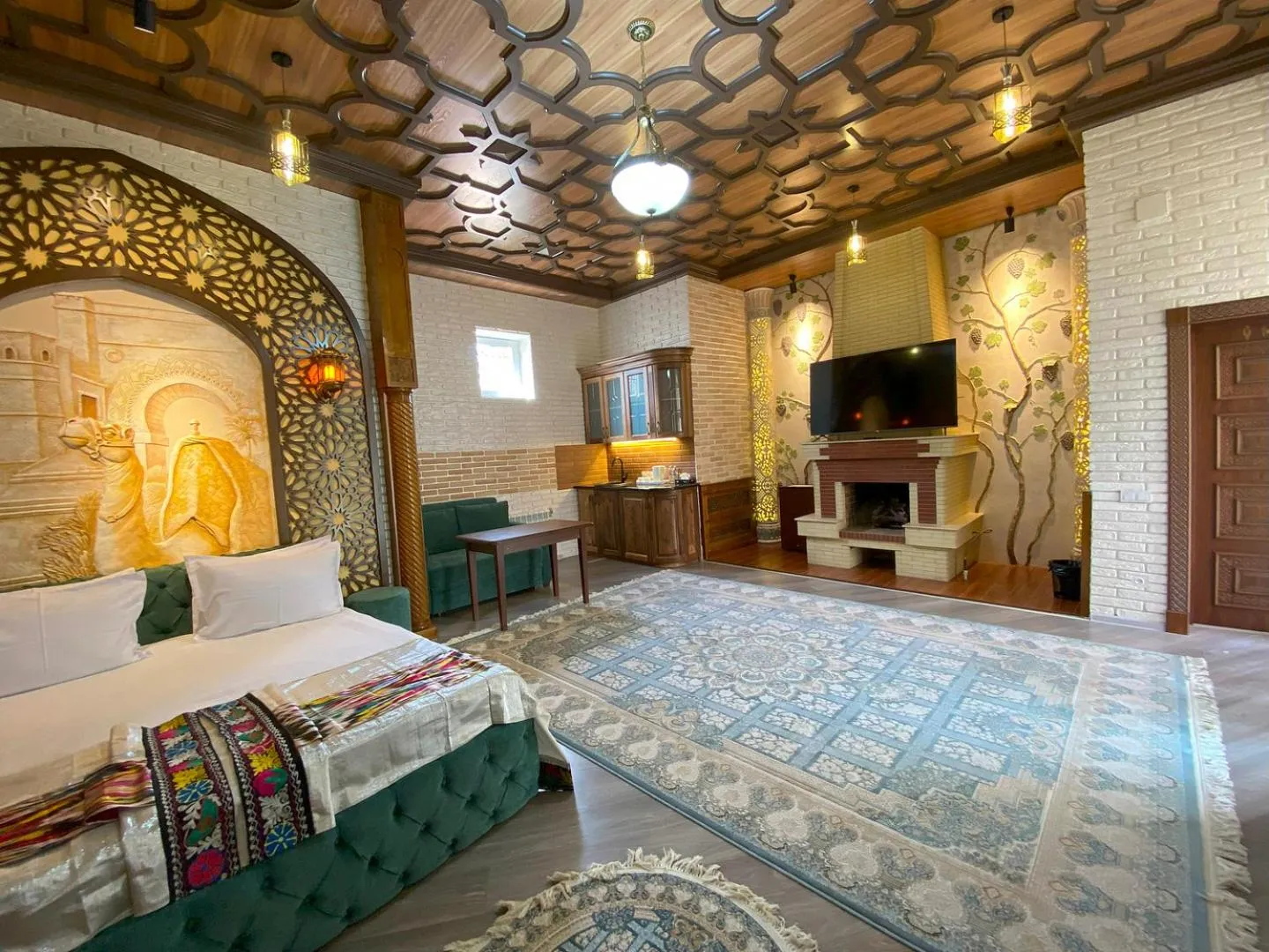 Bed in Reikartz Amar Samarkand