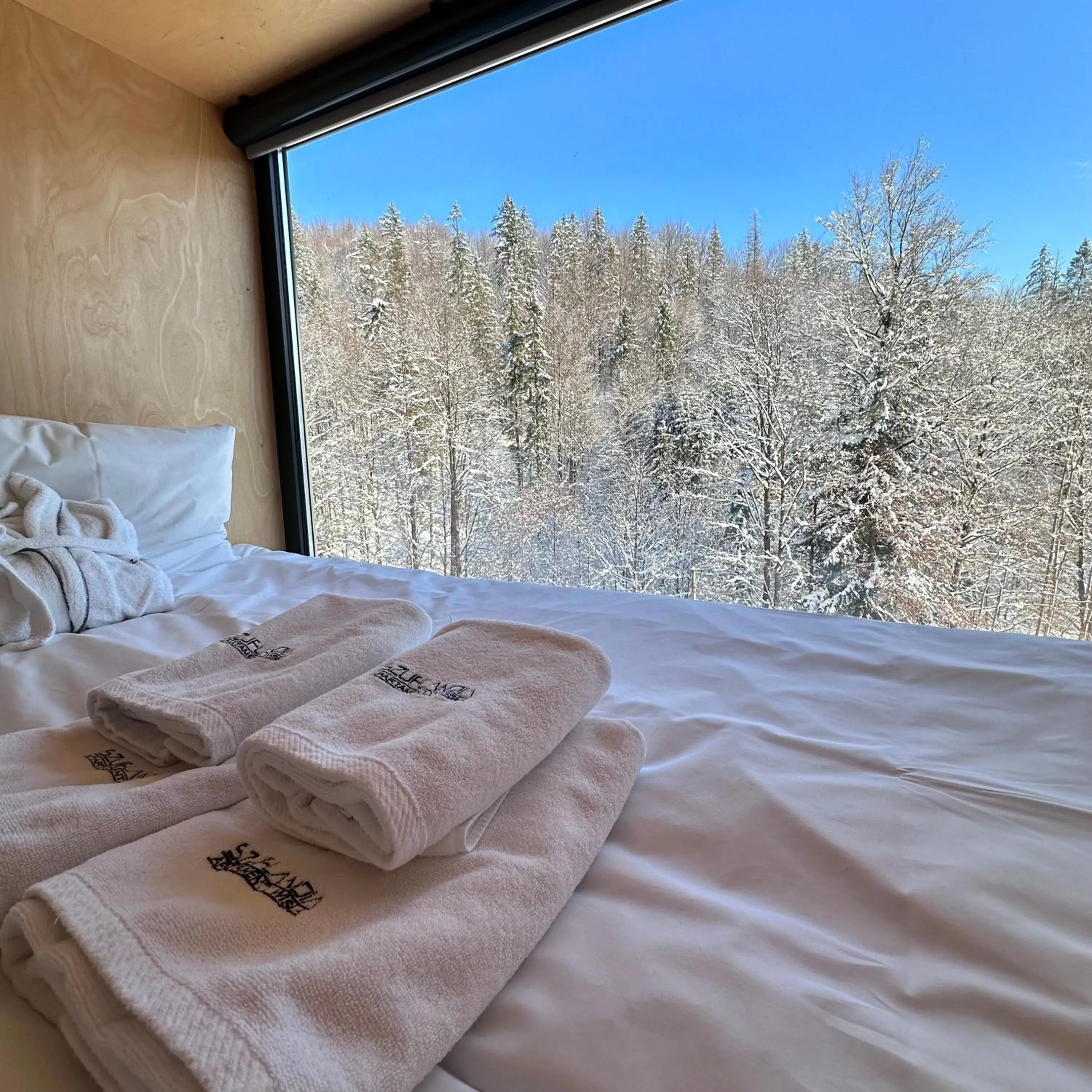 Bed in Apartamenty Szuflandia z sauną, jacuzzi, przy stoku narciarskim