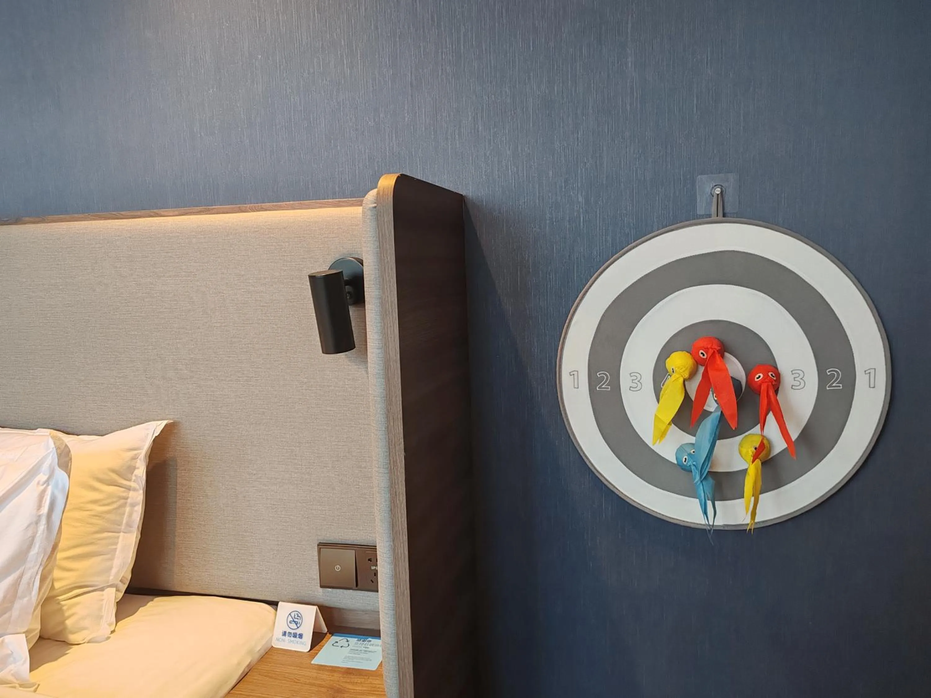 Living room in Holiday Inn Express Kunming Panlong by IHG