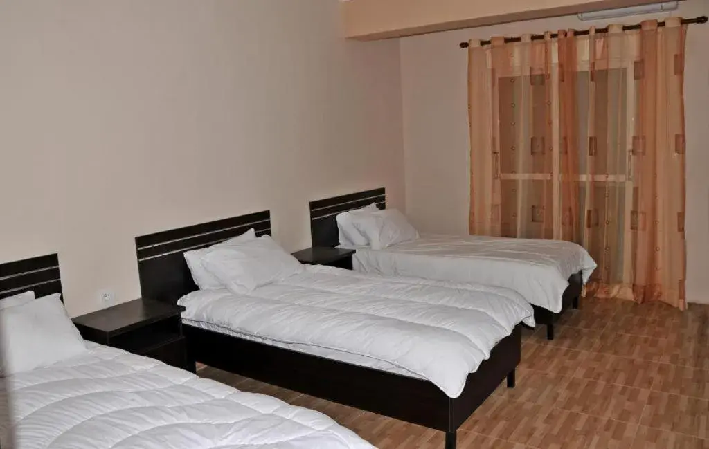Standard Twin Room with Garden View - single occupancy in Garden Hotel Standard Twin Room with Garden View - single occupancy in Garden Hotel
