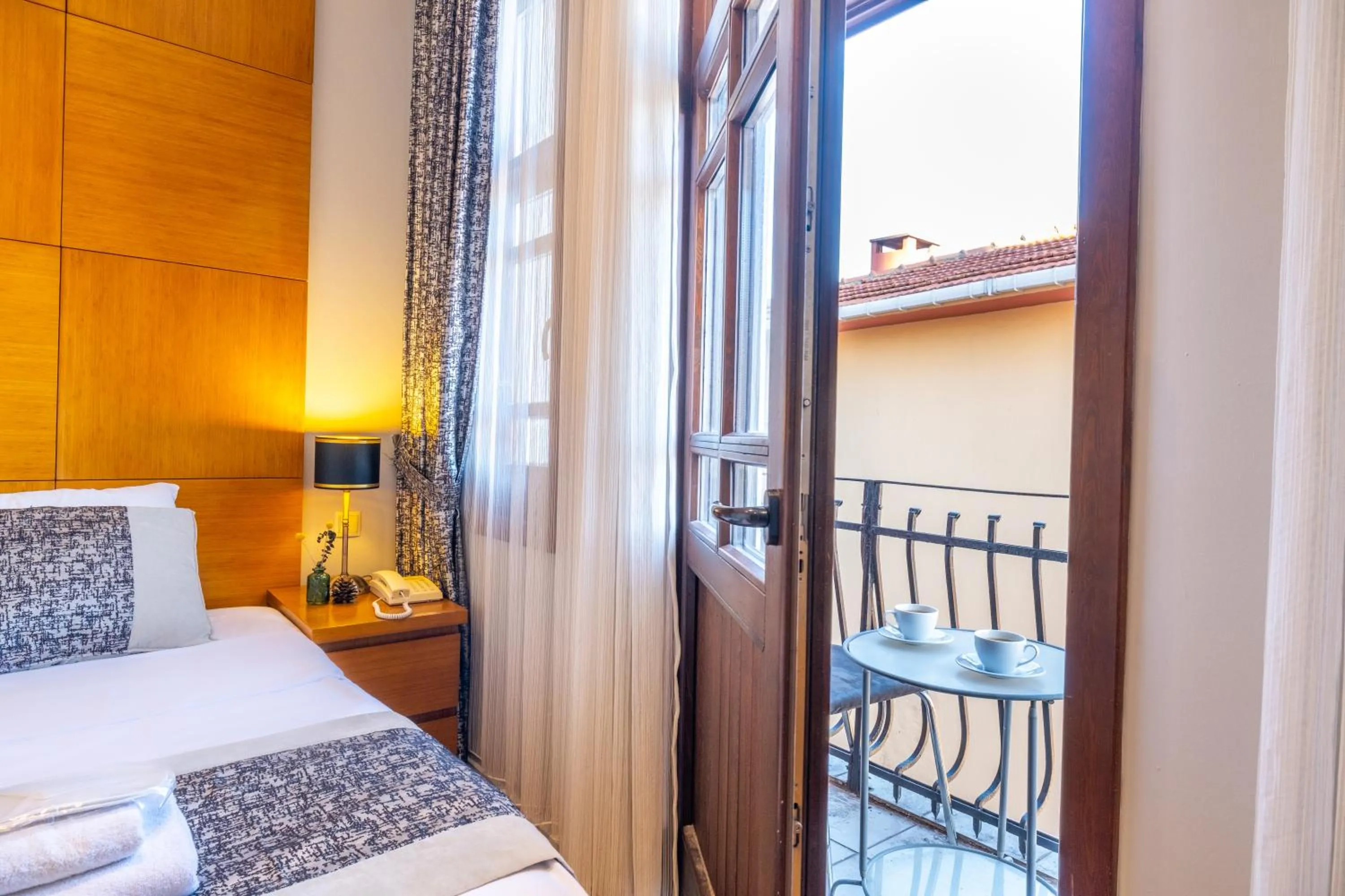 Bed in By ŞÖHRET PALACE