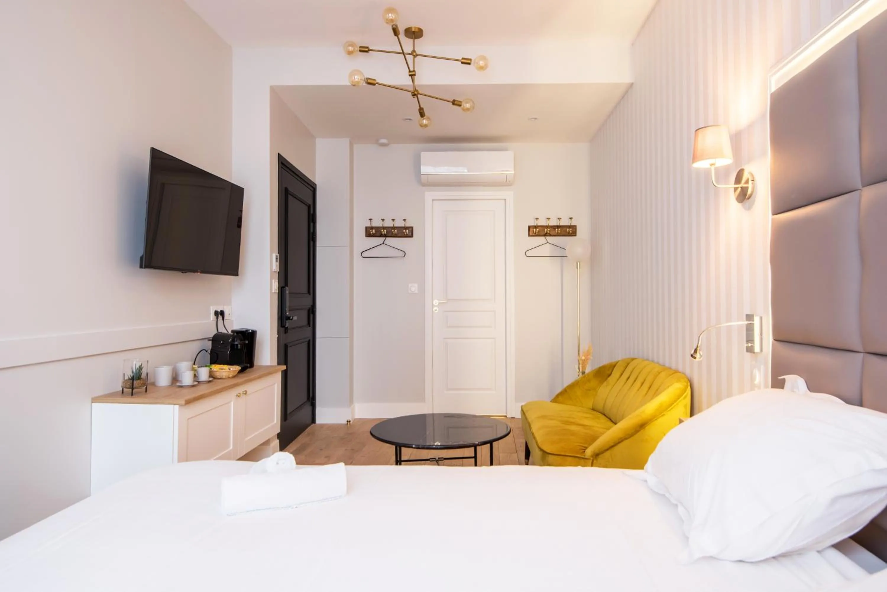 Bed in Les Suites Faidherbe