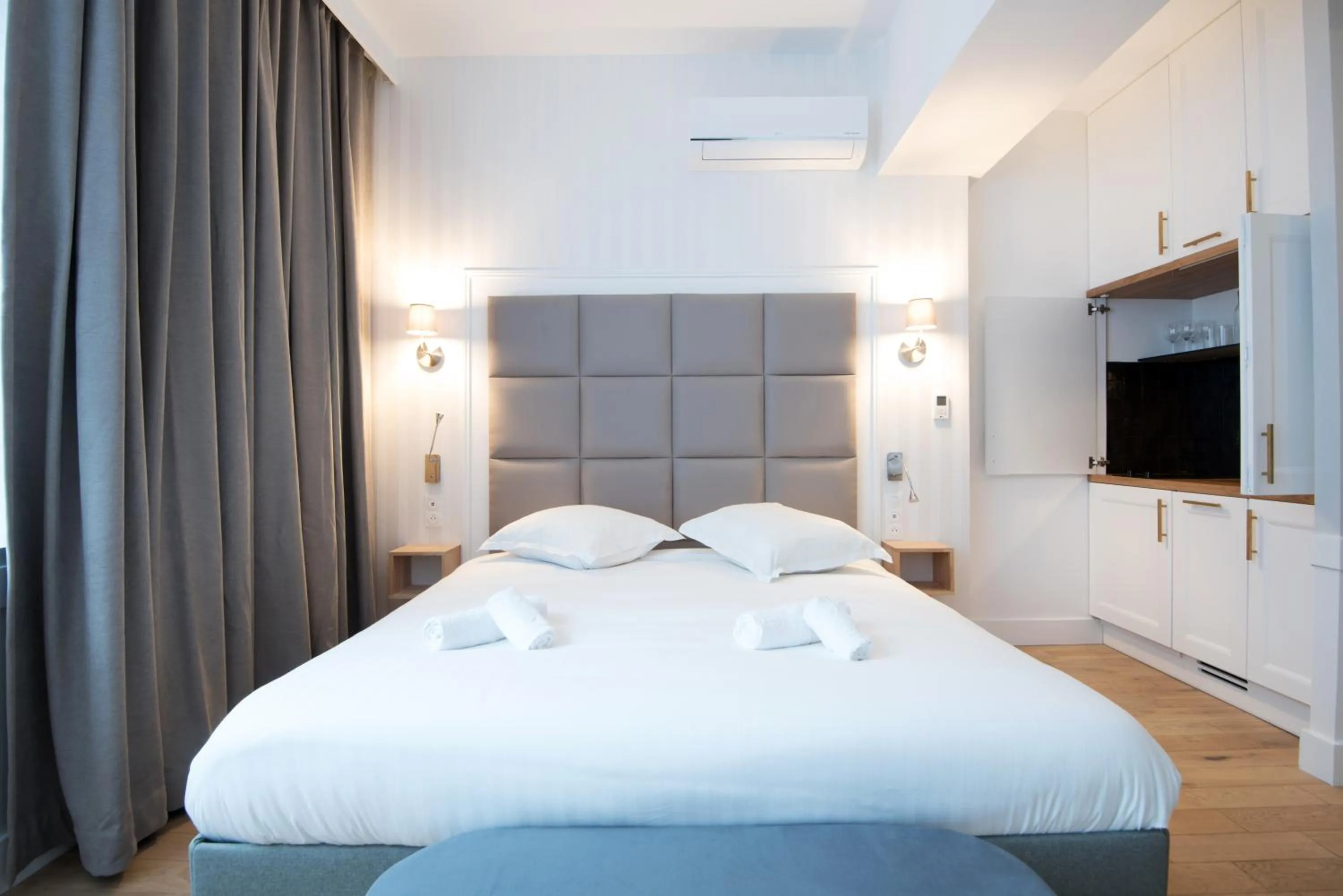 Bed in Les Suites Faidherbe