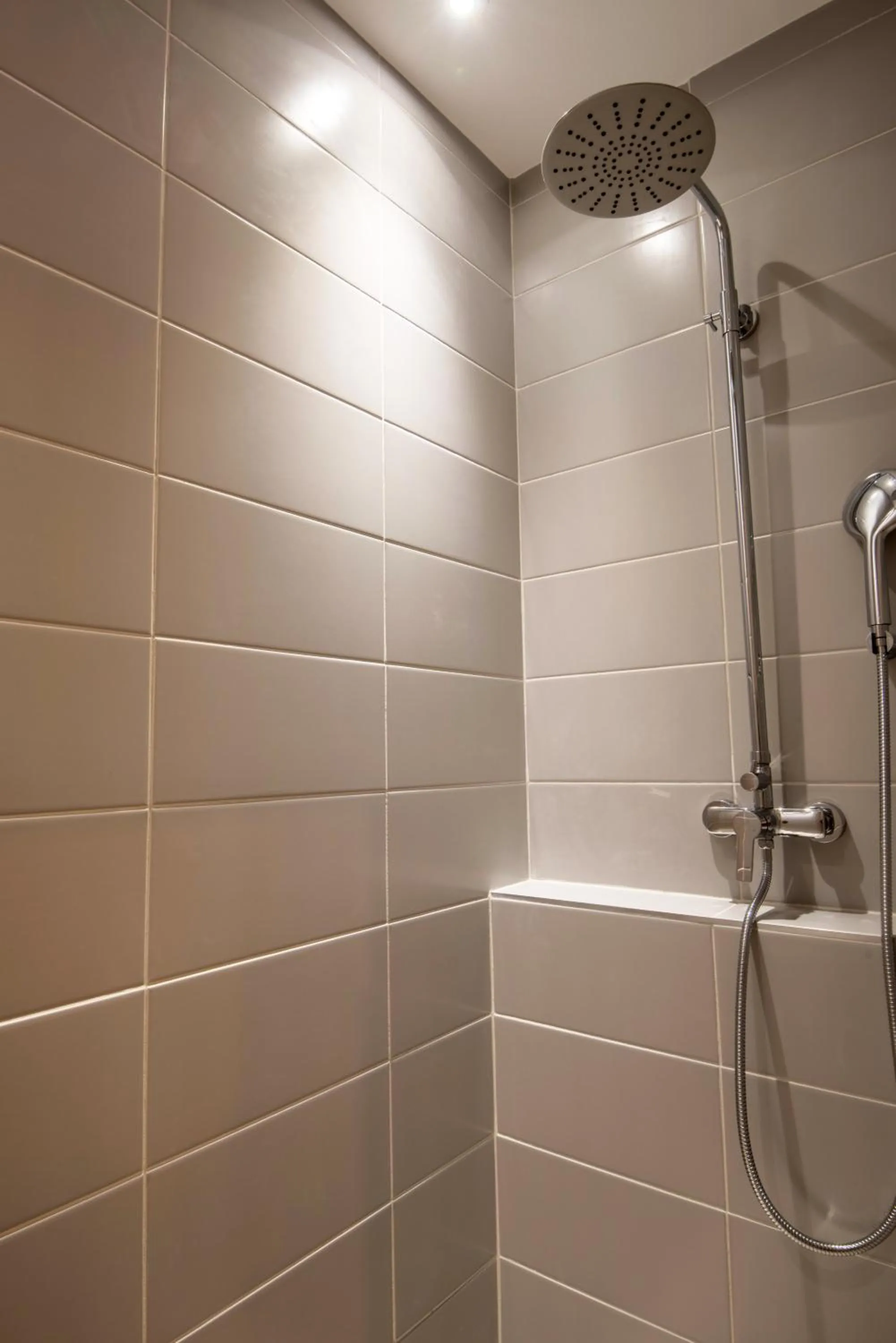 Shower in Les Suites Faidherbe
