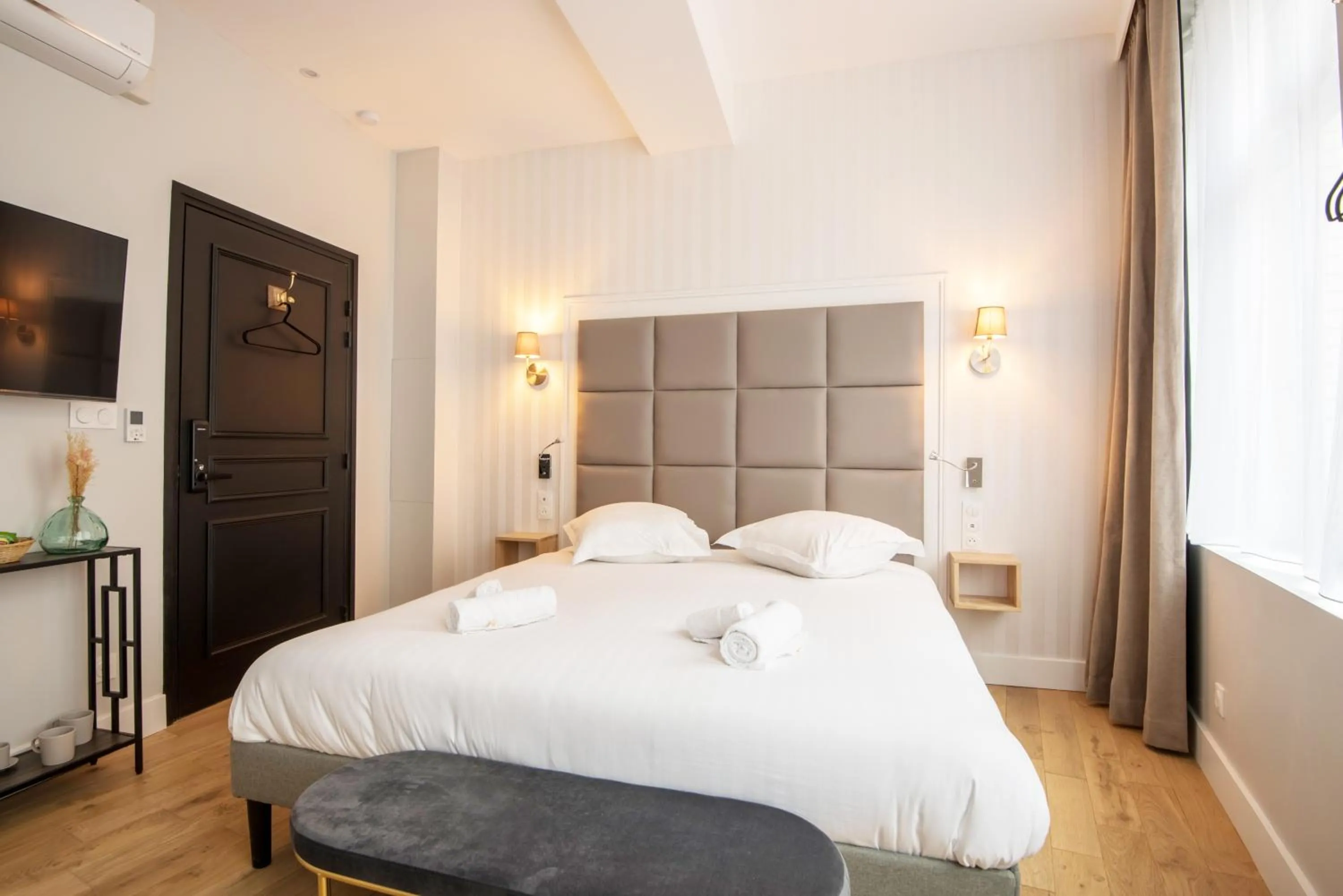 TV and multimedia, Bed in Les Suites Faidherbe