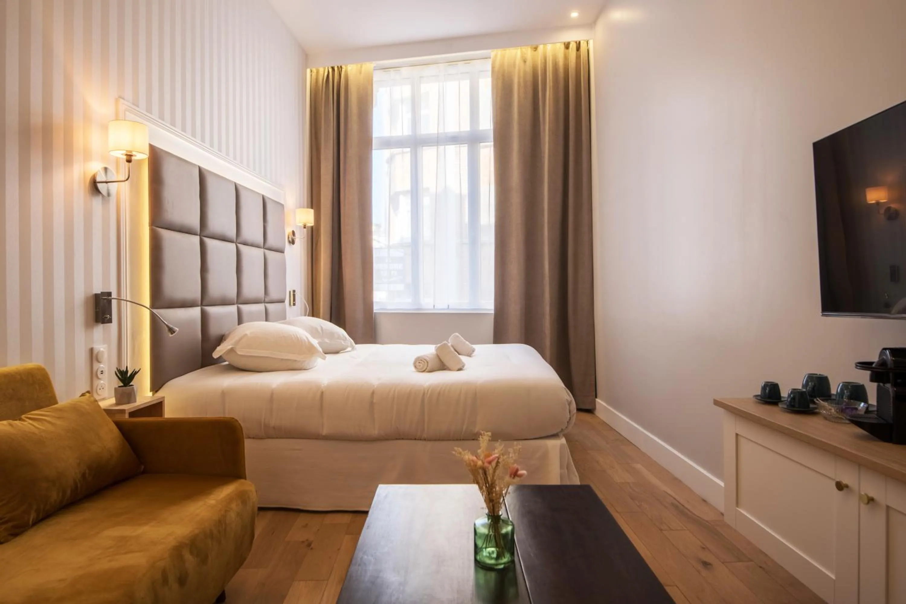 Bedroom, Bed in Les Suites Faidherbe