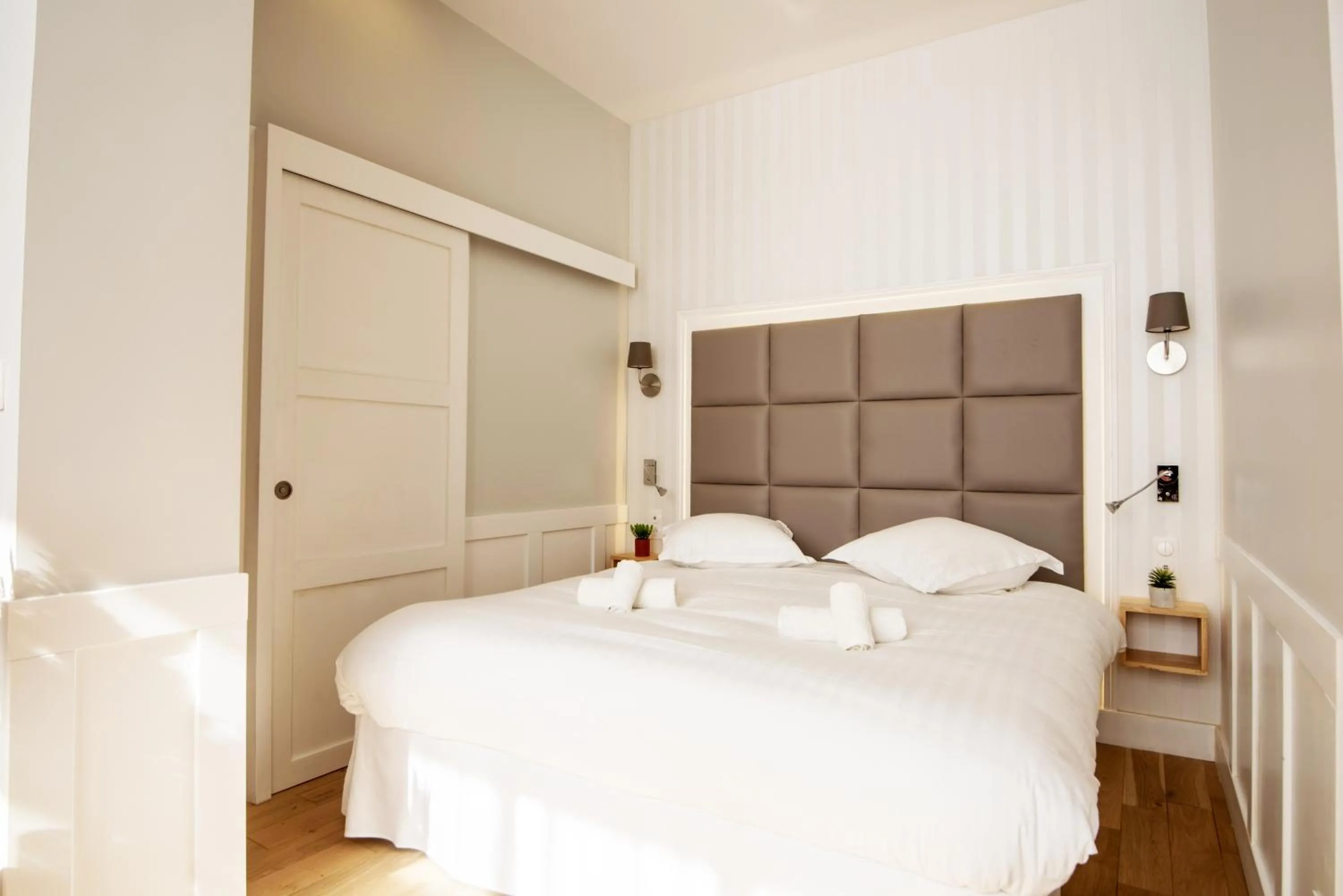 Bed in Les Suites Faidherbe