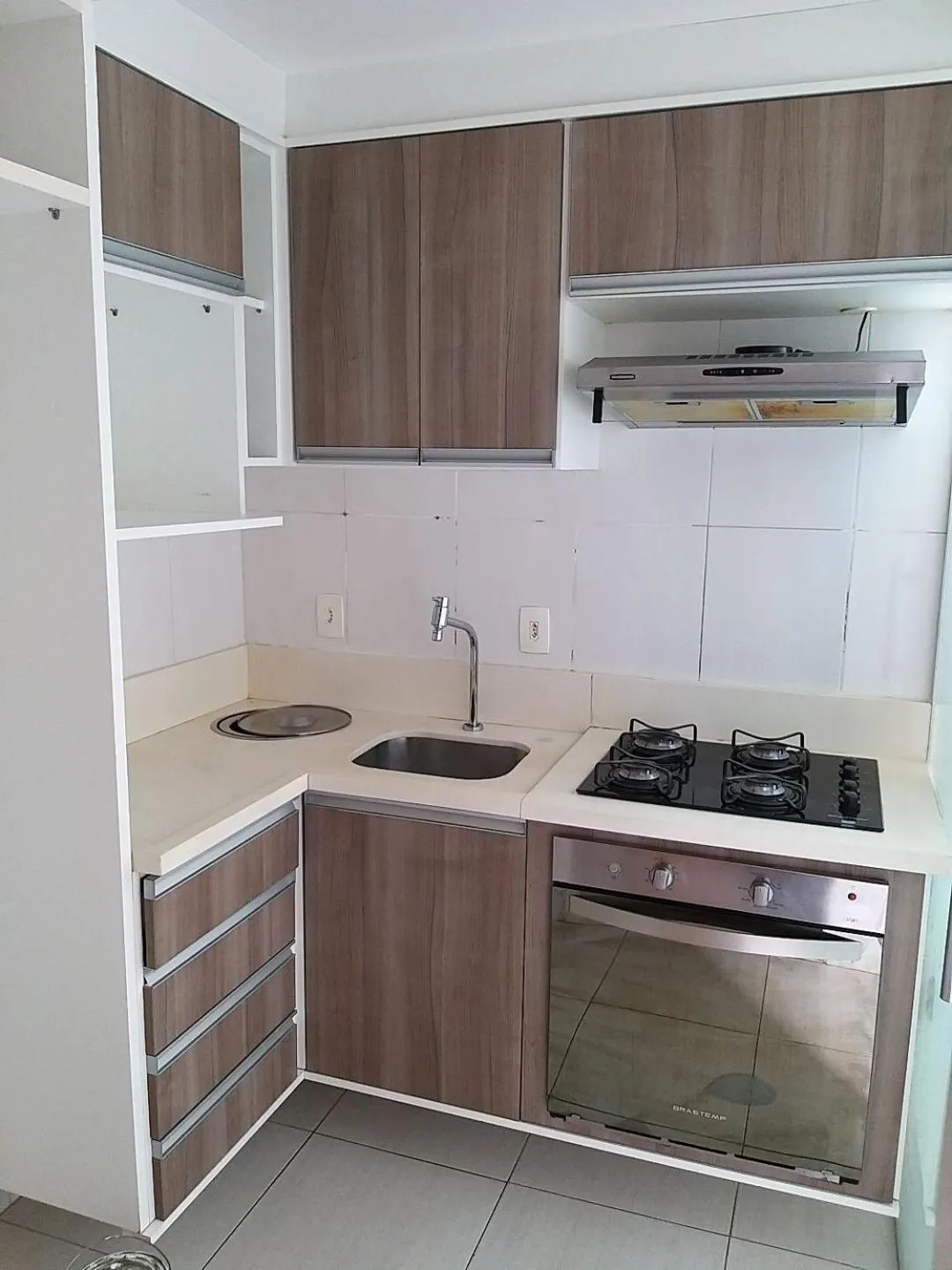Kitchen or kitchenette in Apartamento fino e decorado.