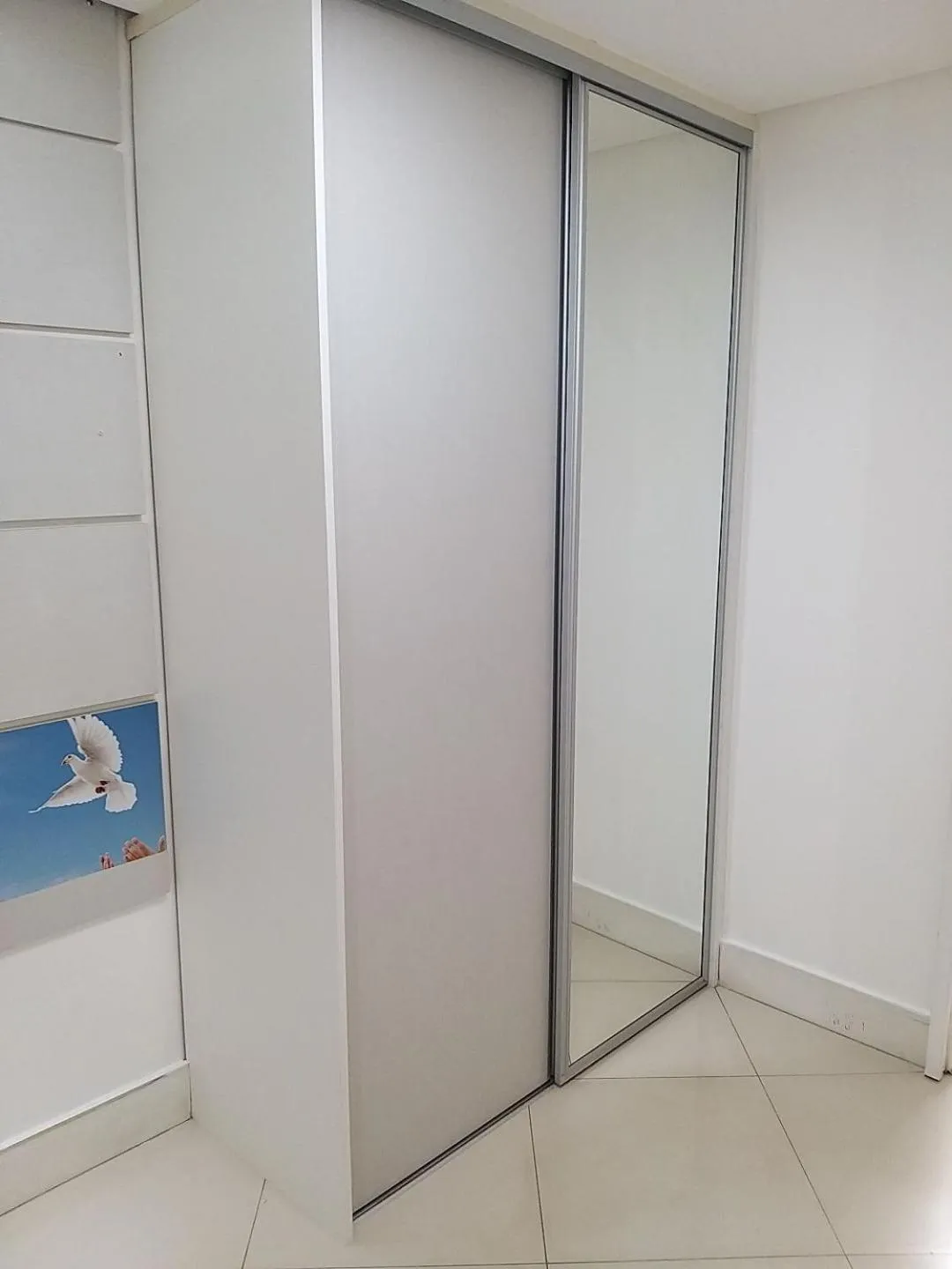 wardrobe in Apartamento fino e decorado.