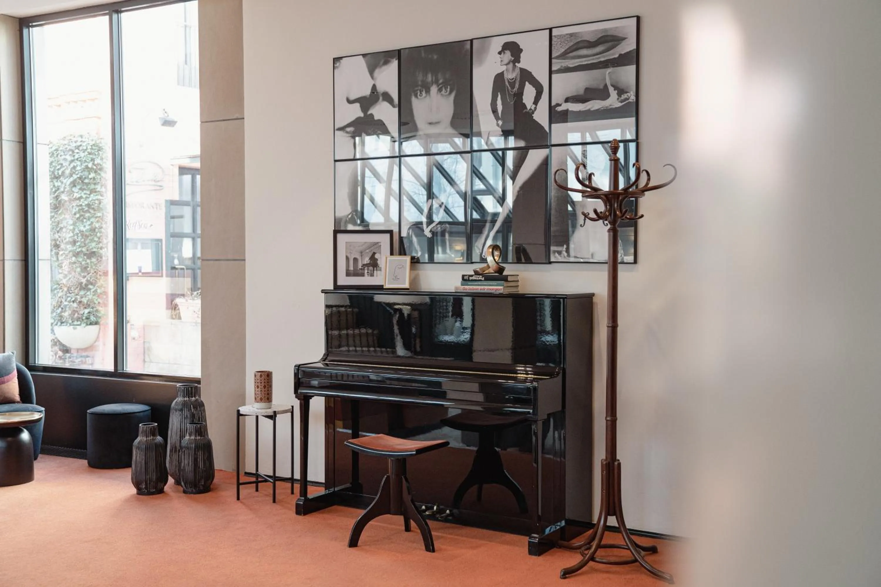 Lounge or bar in Domicil Hotel Bonn