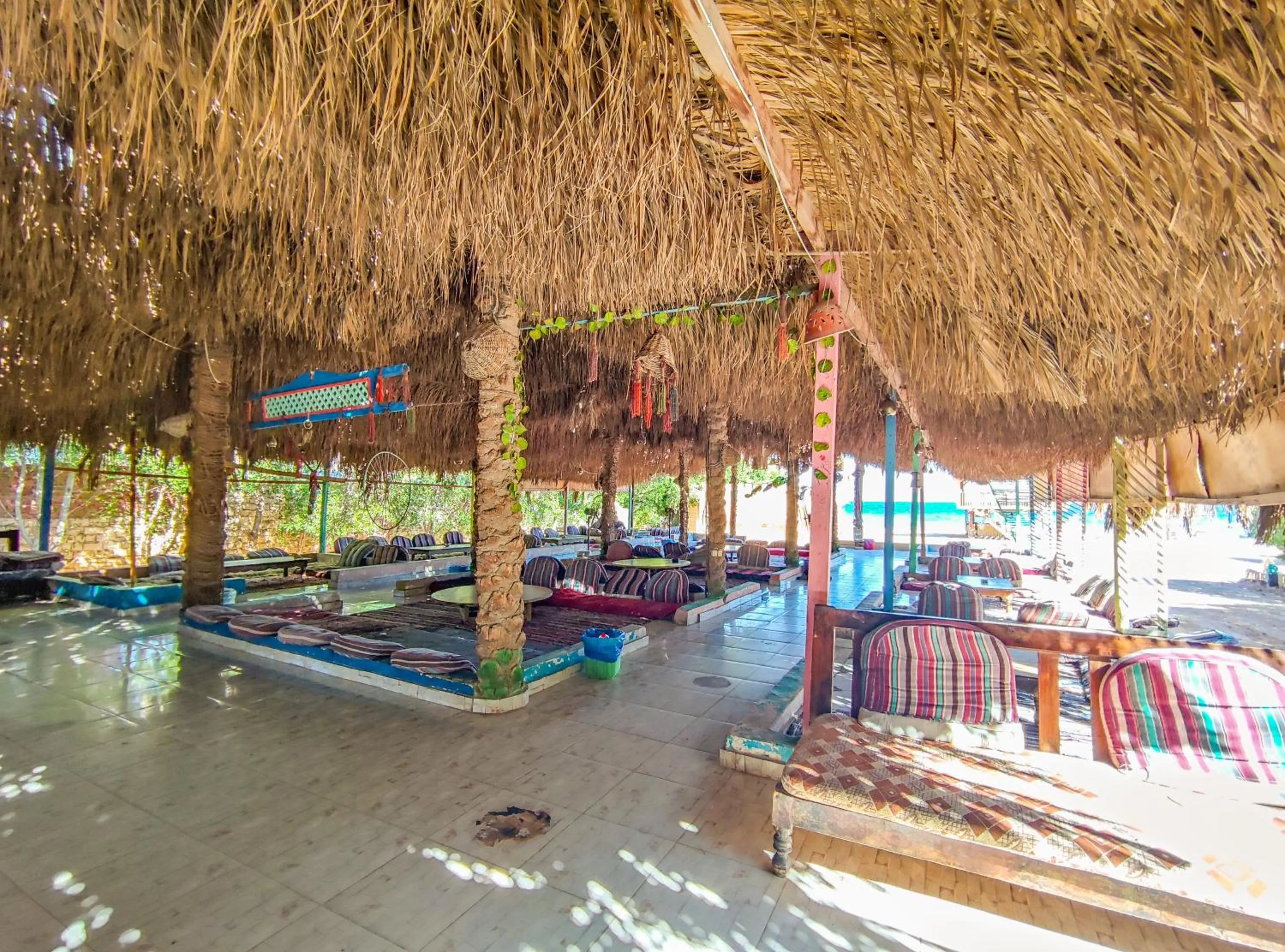 Restaurant/places to eat in Baraka Camp