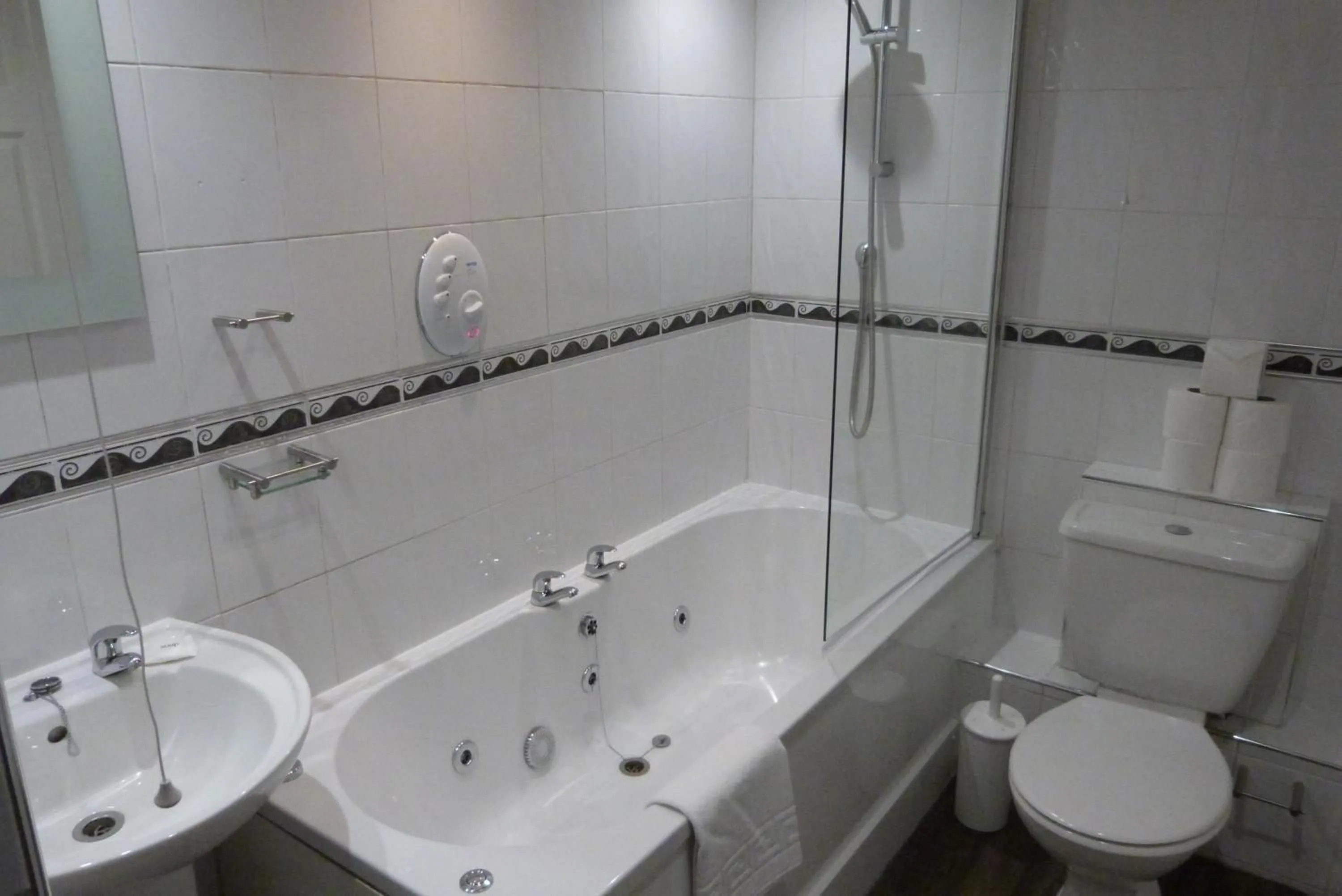 Bathroom in Rainford Gardens by UStay Aparthotels