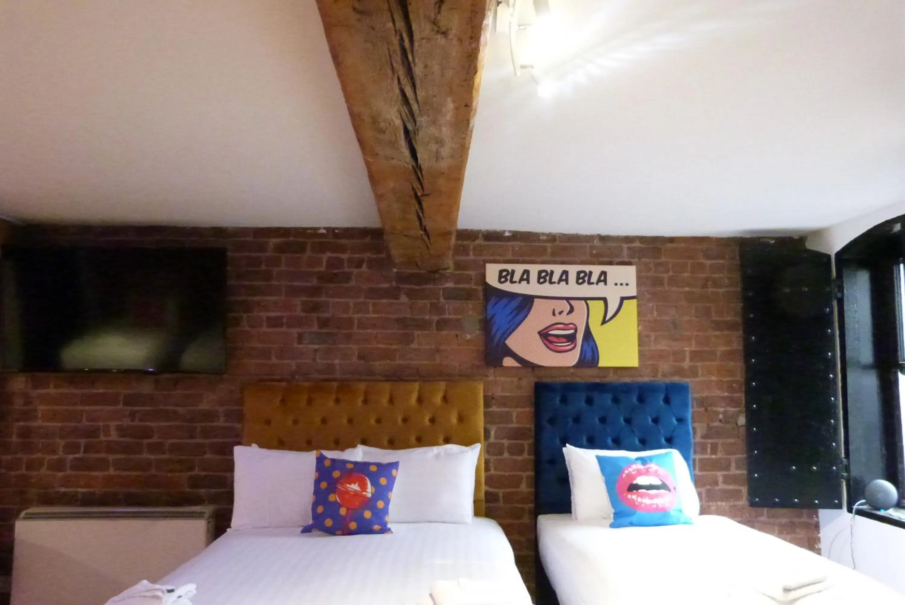 TV and multimedia, Bed in Rainford Gardens by UStay Aparthotels