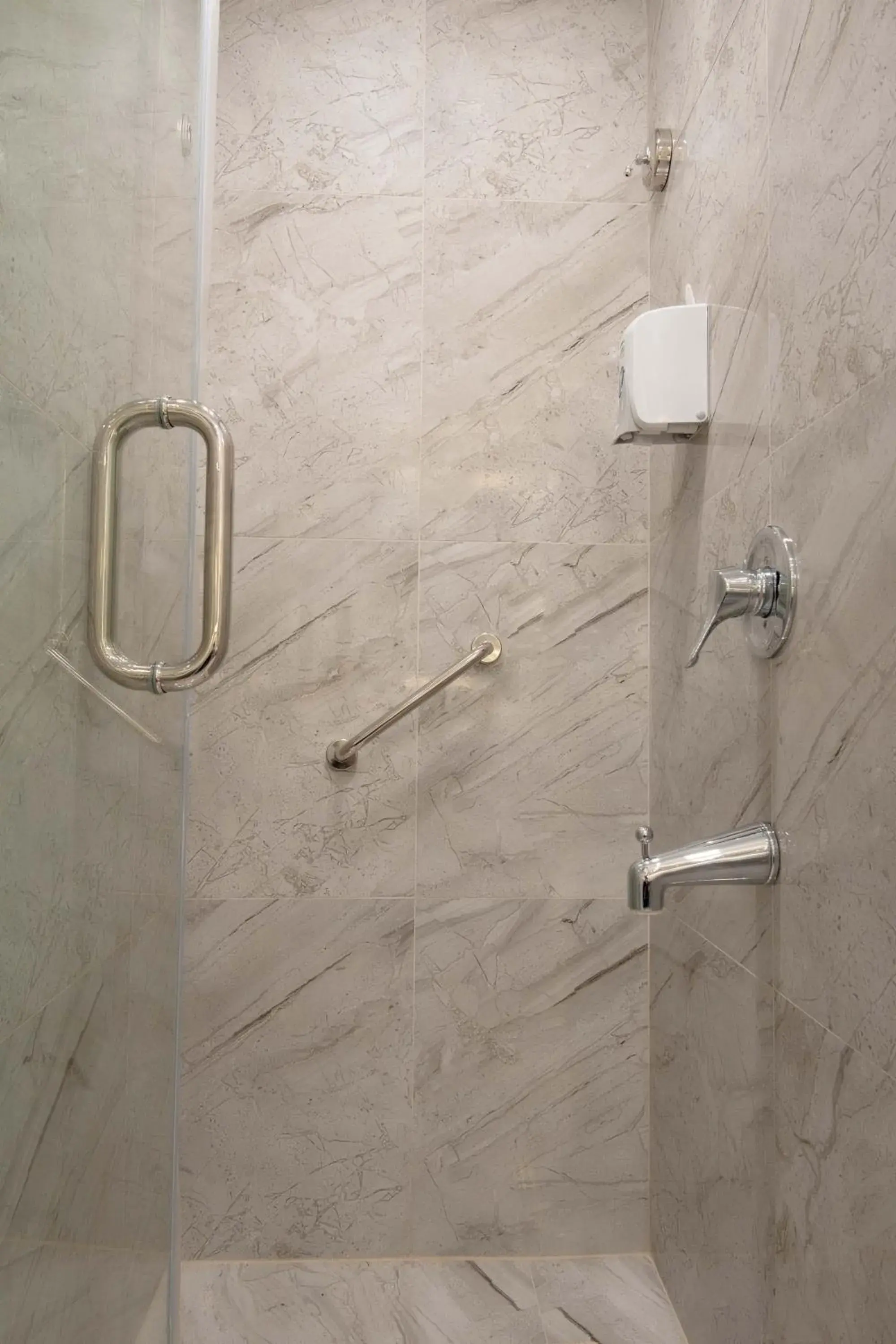 Shower in Parkside Boutique Serviced Apartments Shower in Parkside Boutique Serviced Apartments