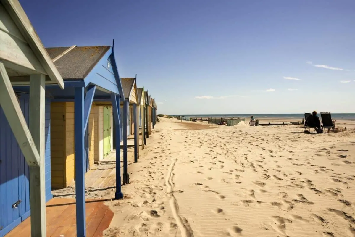 Superior house for 6 near beach w parking garden