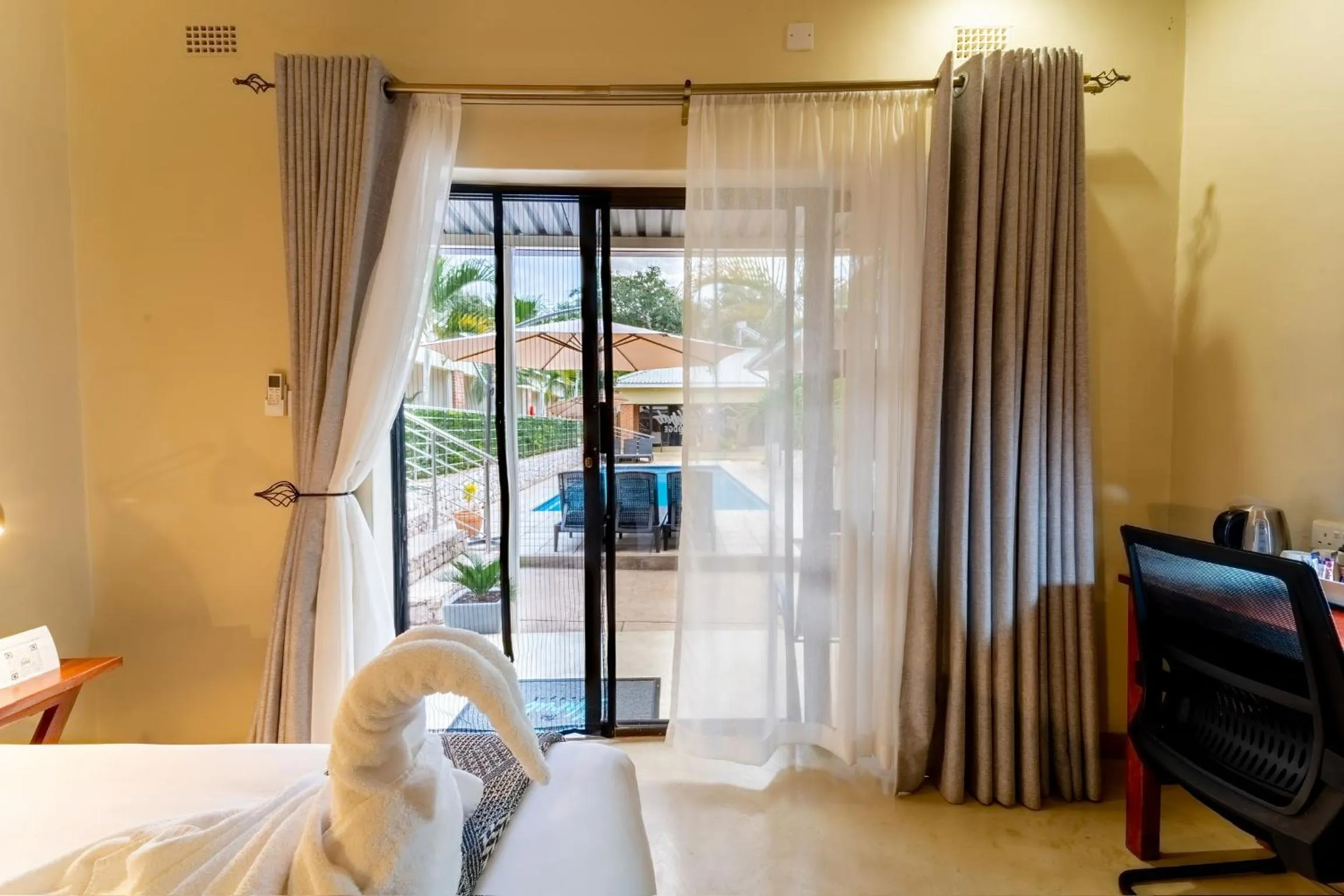 Bed in The Shrub Lodge