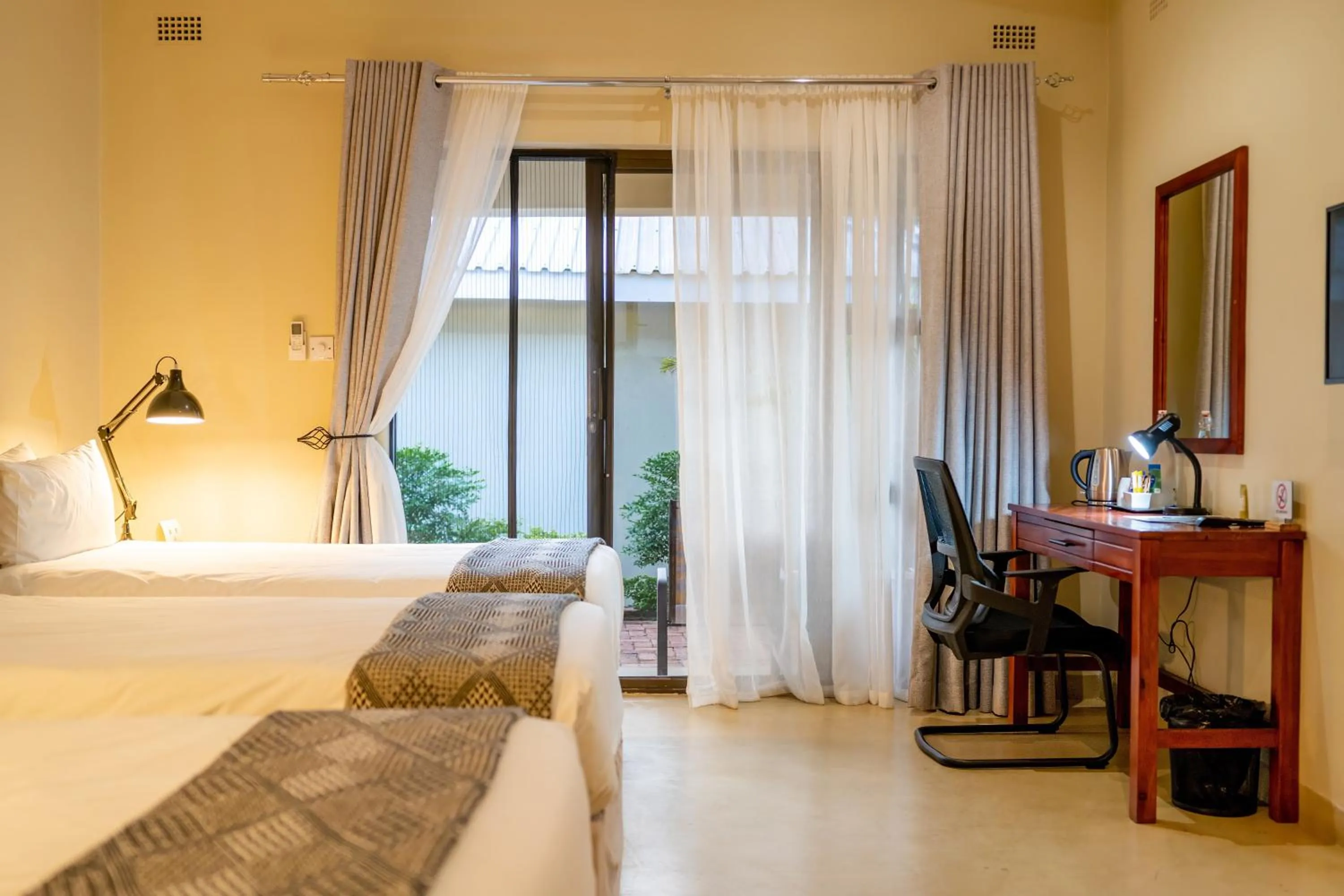 Bed in The Shrub Lodge