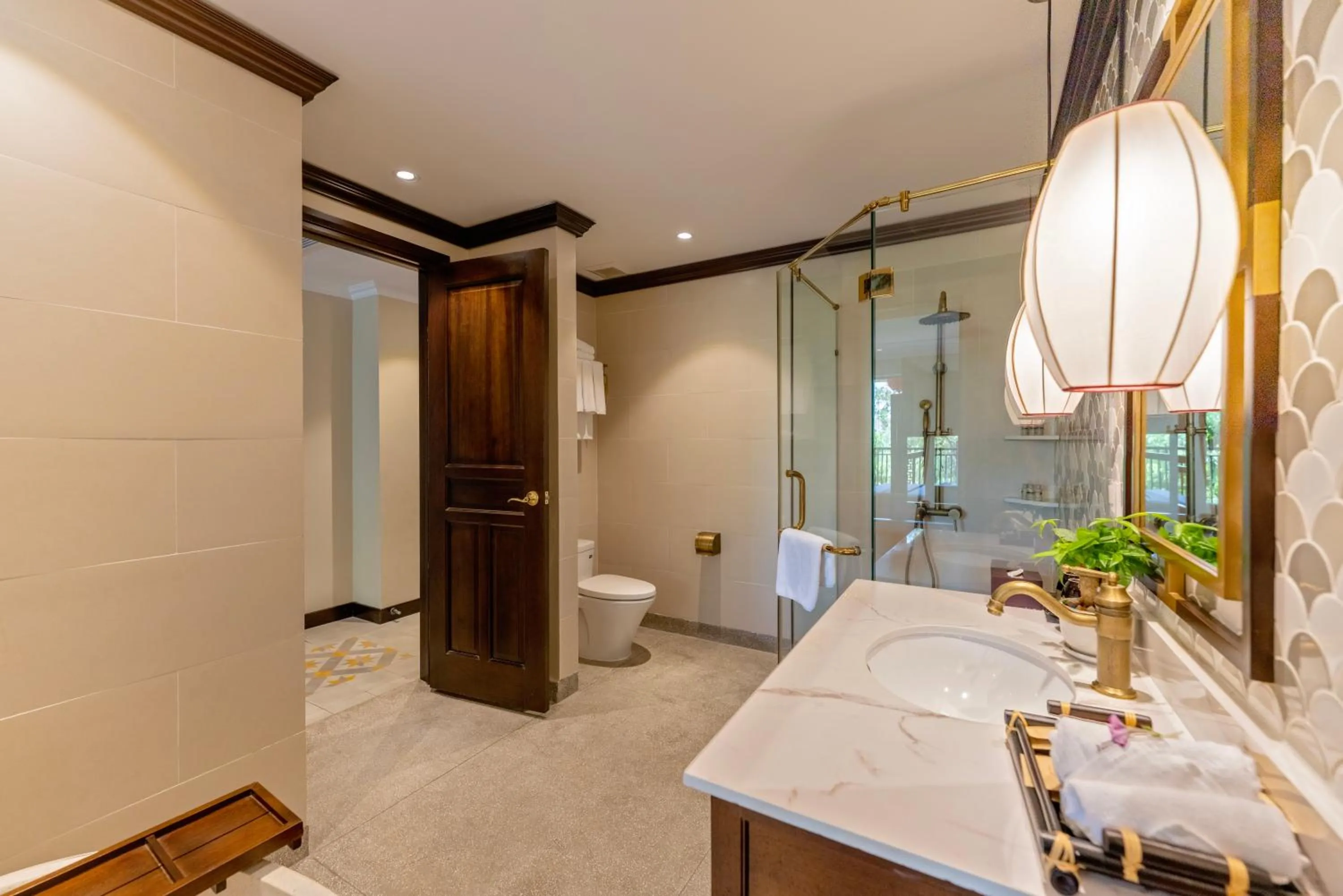 Shower in Ahoy Hoi An Boutique Resort & Spa