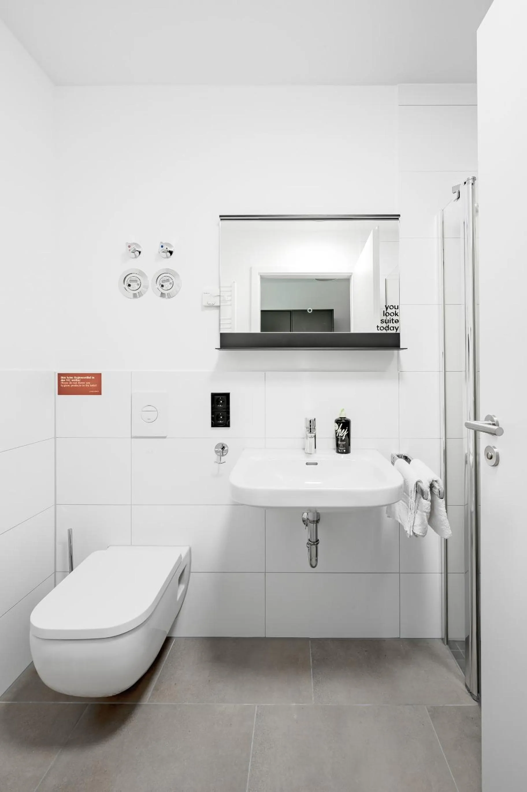 Shower in Limehome Metzingen Wilhelmstr