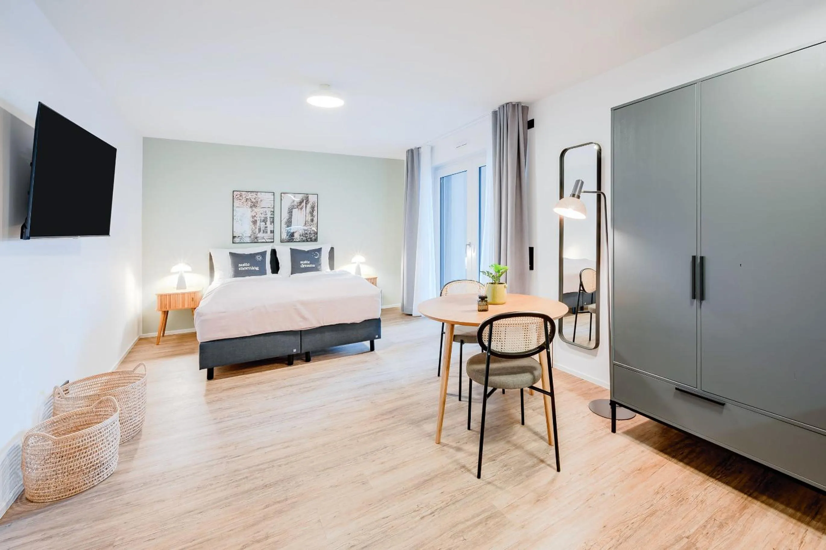 Bed in Limehome Metzingen Wilhelmstr