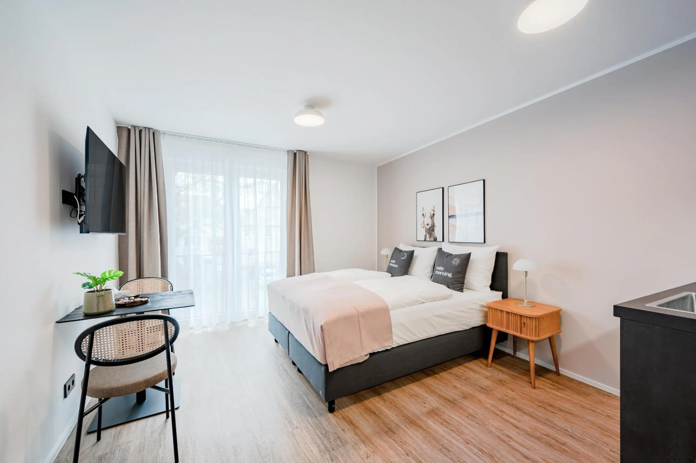 Bed in Limehome Metzingen Wilhelmstr