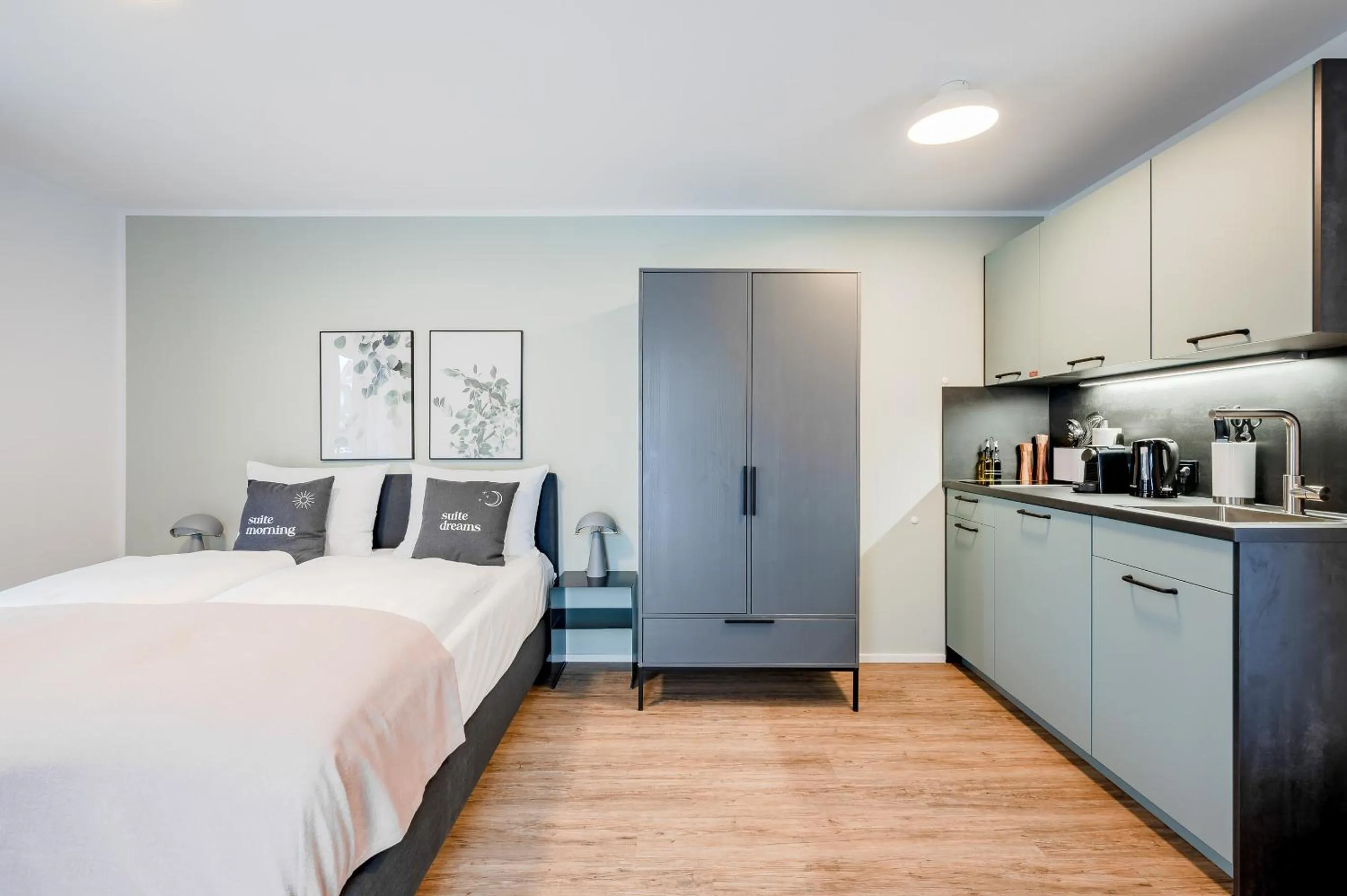 Bed in Limehome Metzingen Wilhelmstr