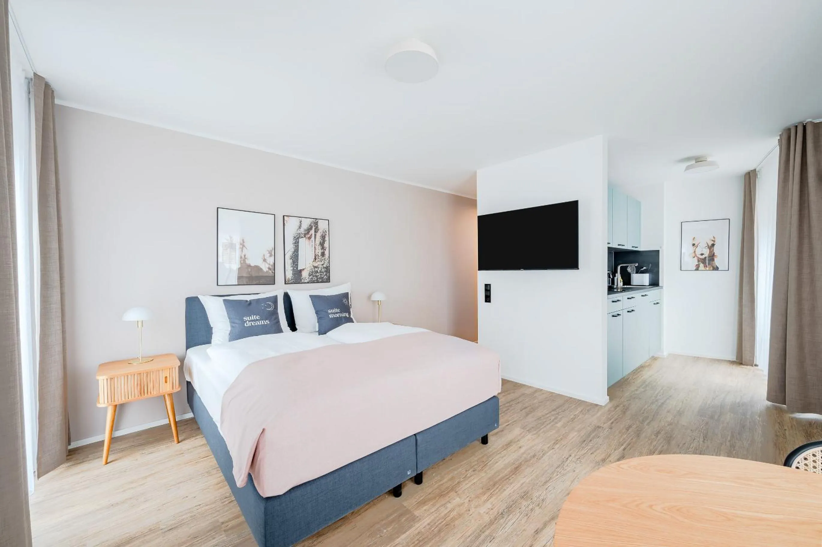 Bed in Limehome Metzingen Wilhelmstr